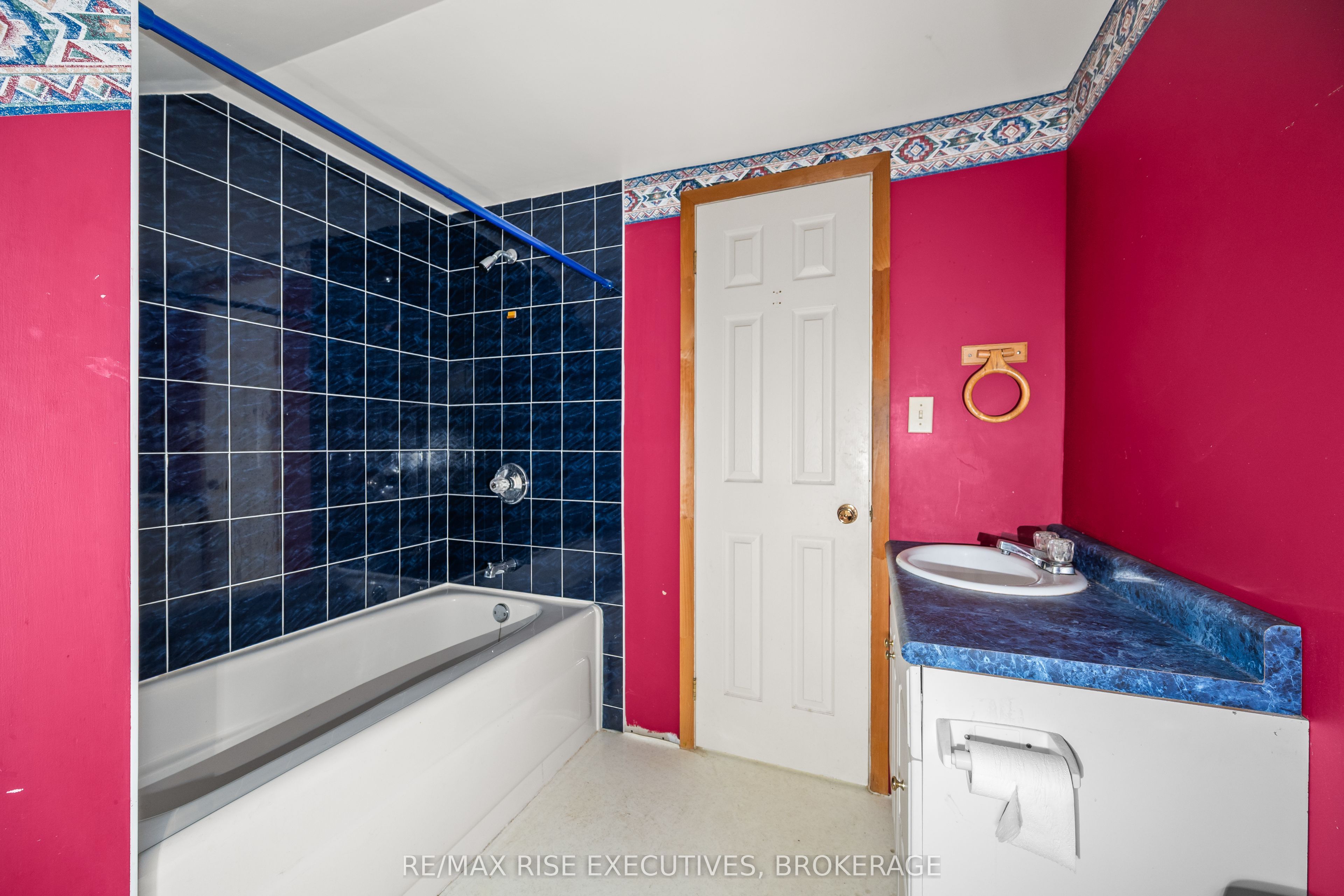 690 Johnson Street Property Photo 25
