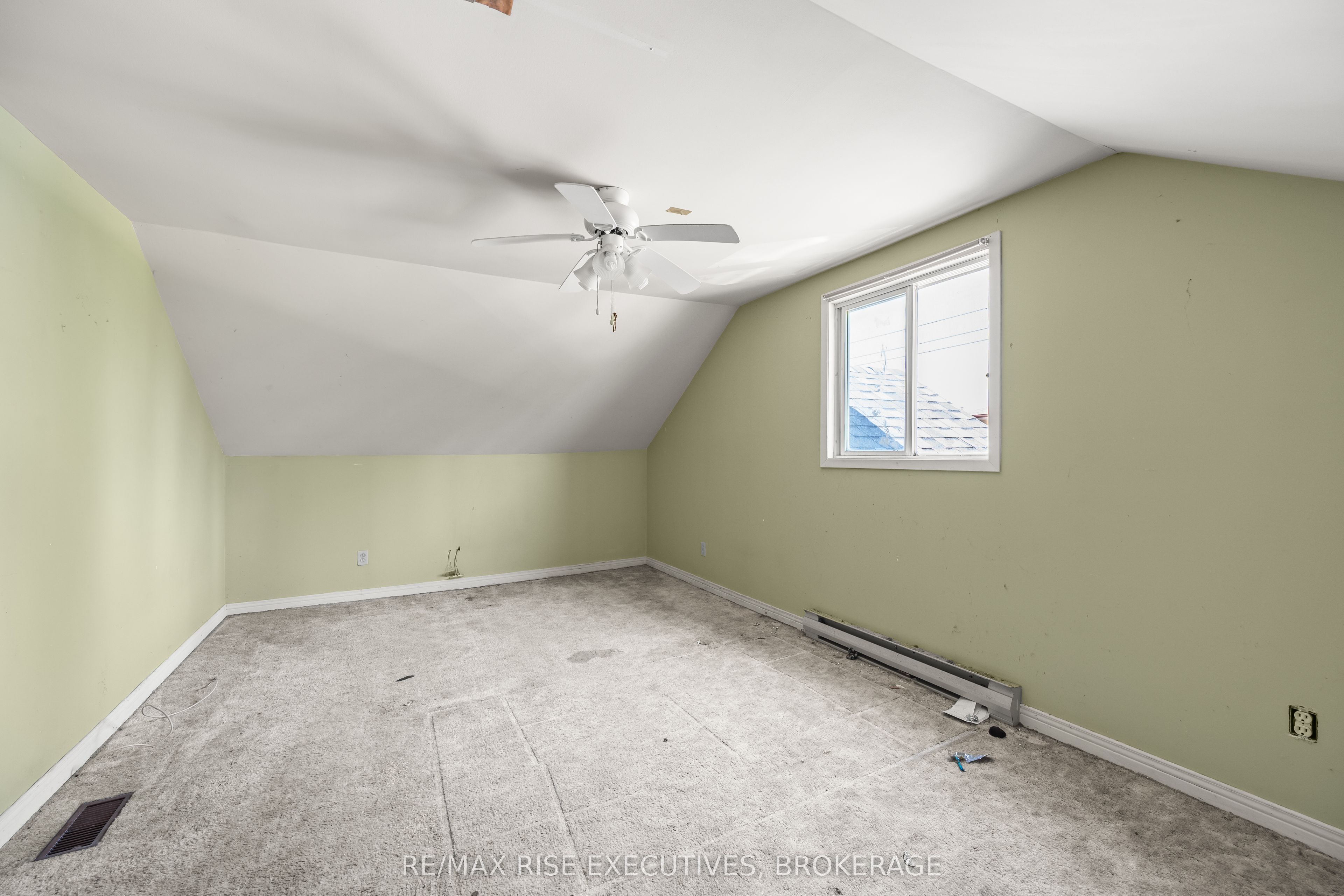 690 Johnson Street Property Photo 27