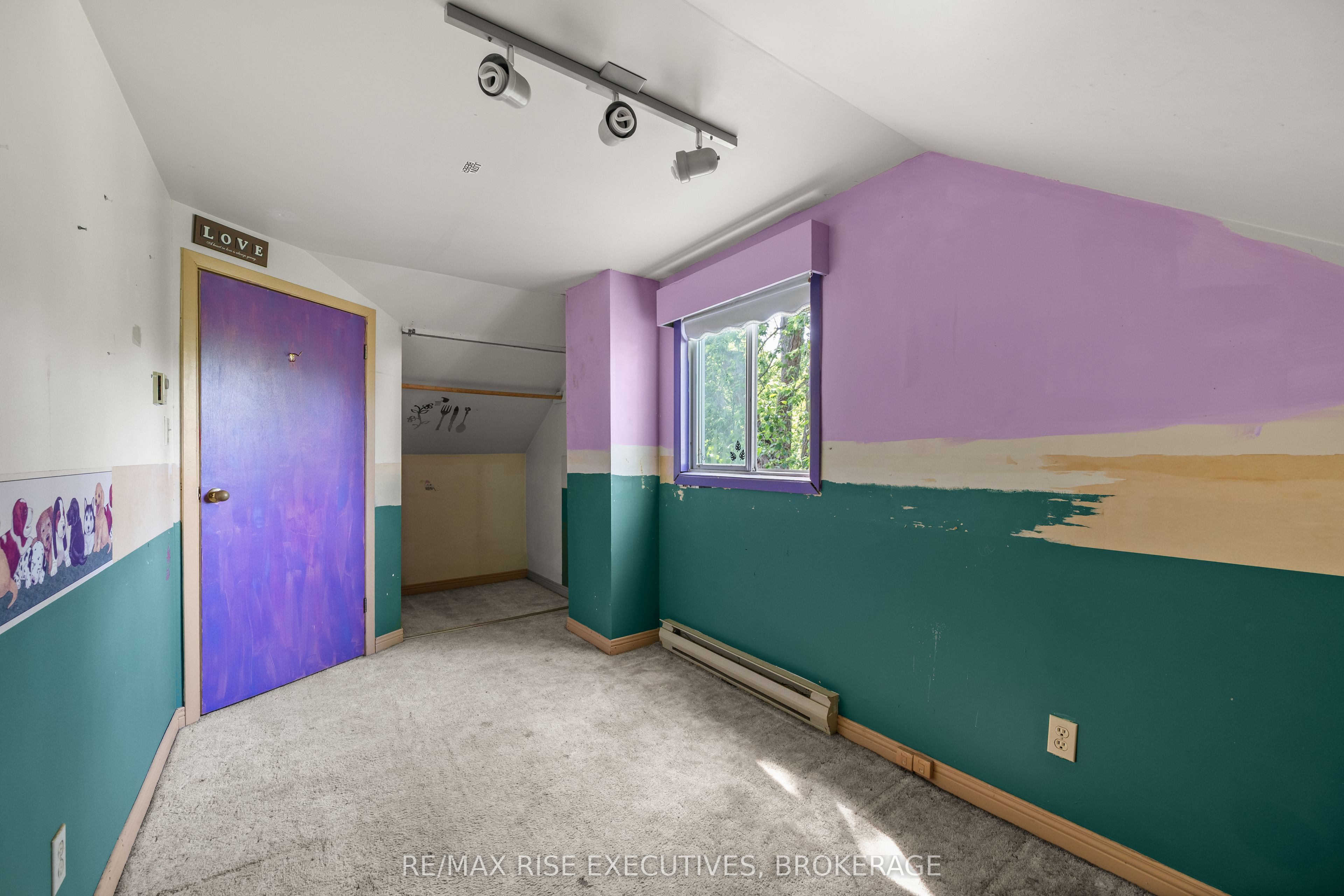 690 Johnson Street Property Photo 29