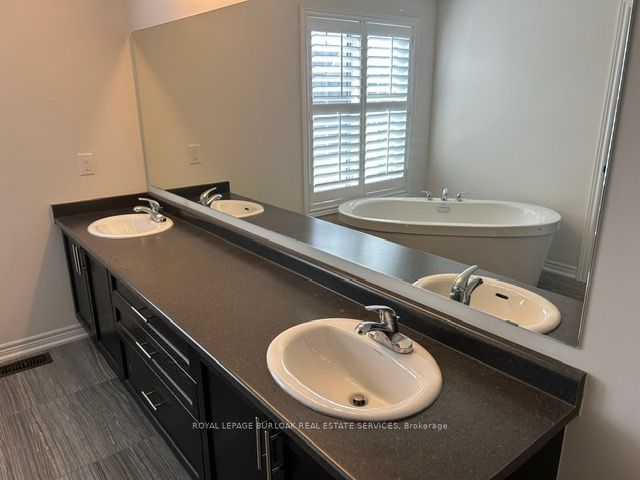 57 Macbean Crescent Property Photo 17