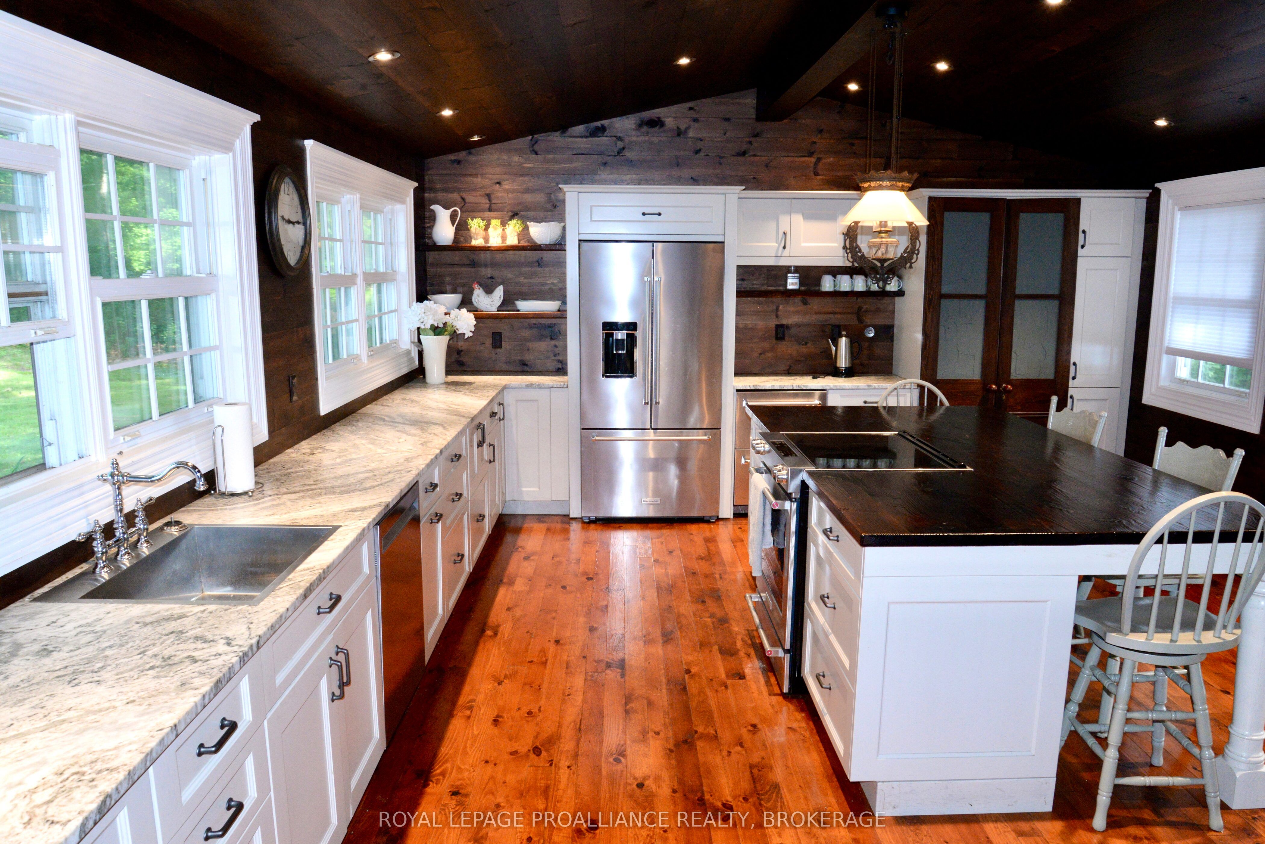 121 Tremont Park Island Property Photo 13