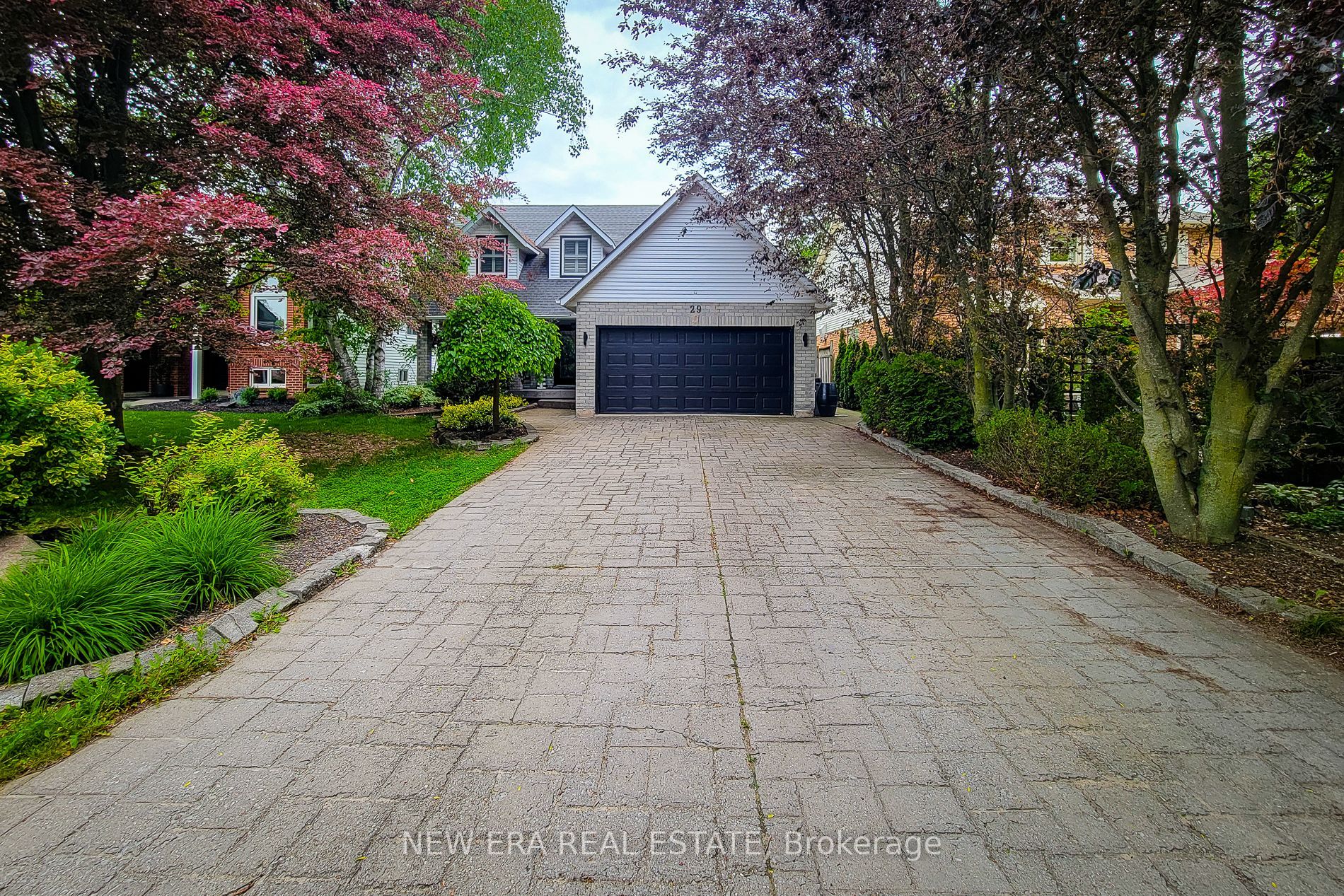29 Woodside Square Property Photo 2