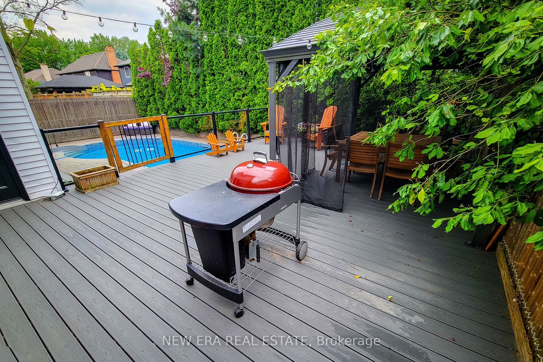 29 Woodside Square Property Photo 9