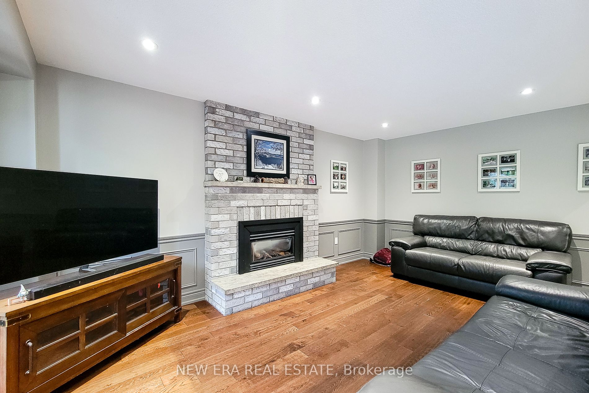 29 Woodside Square Property Photo 16
