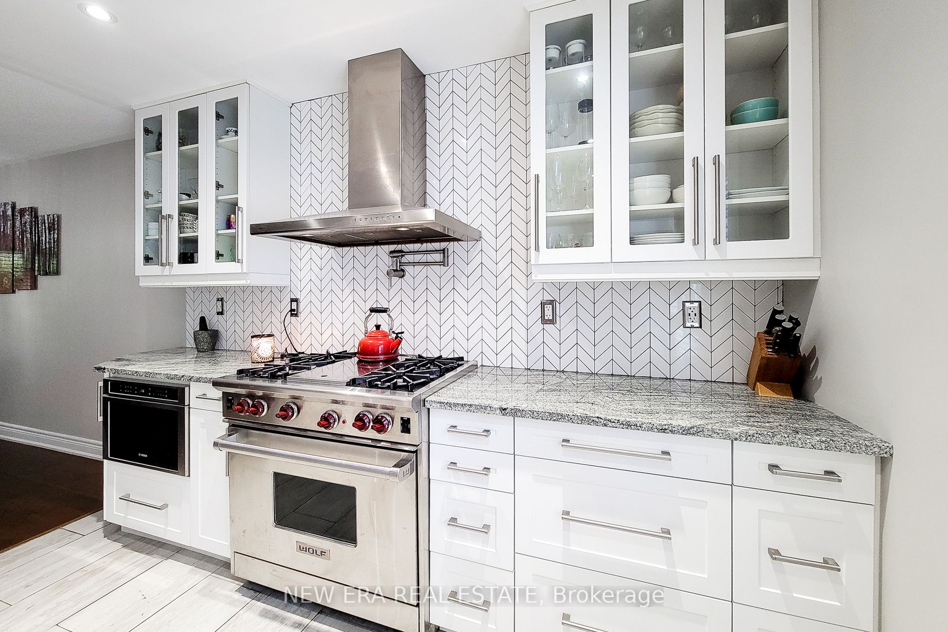 29 Woodside Square Property Photo 22