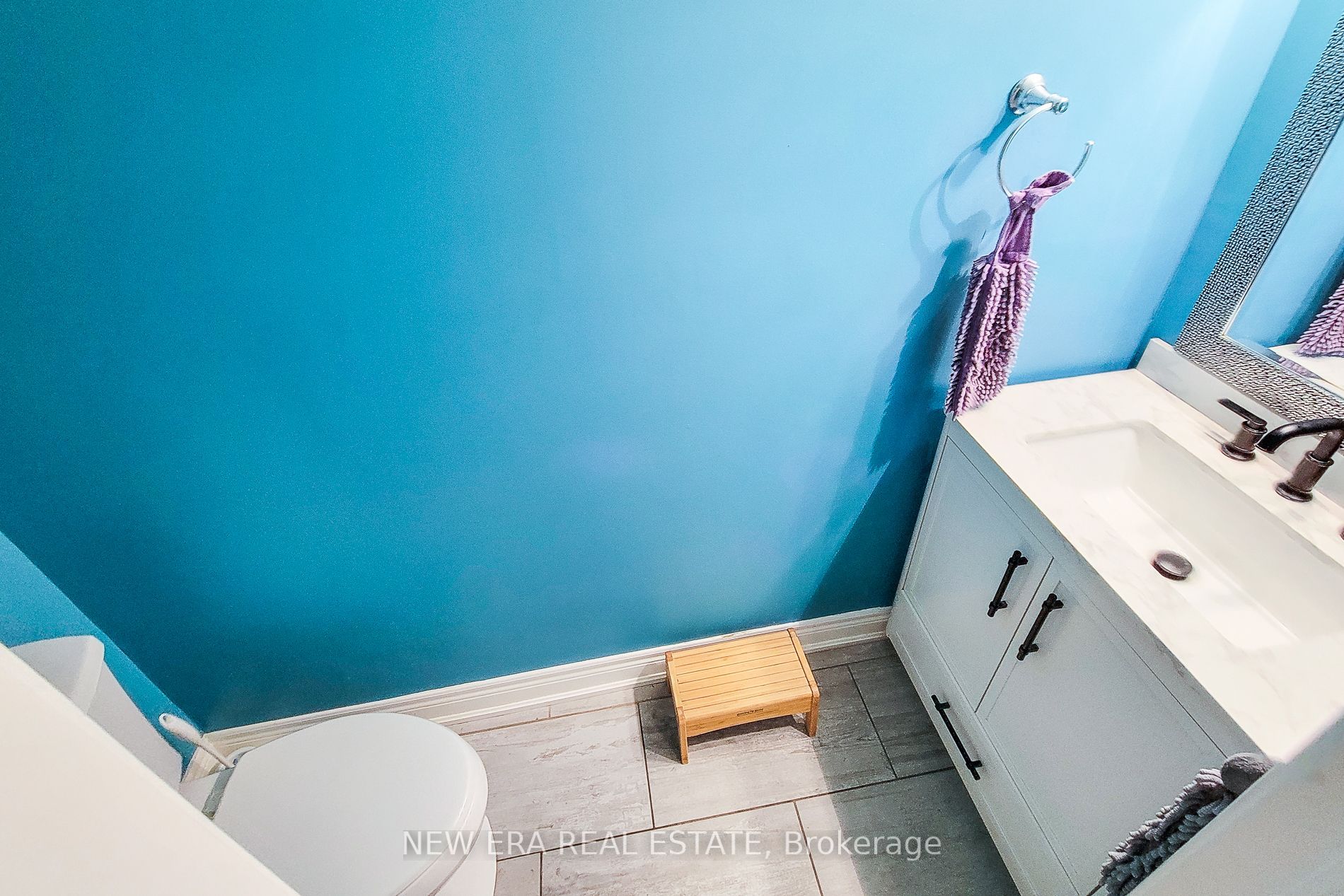 29 Woodside Square Property Photo 30