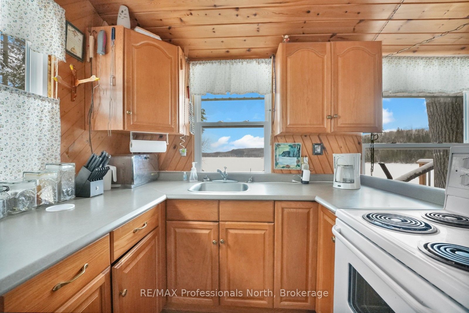1027 Dow Trail Property Photo 6