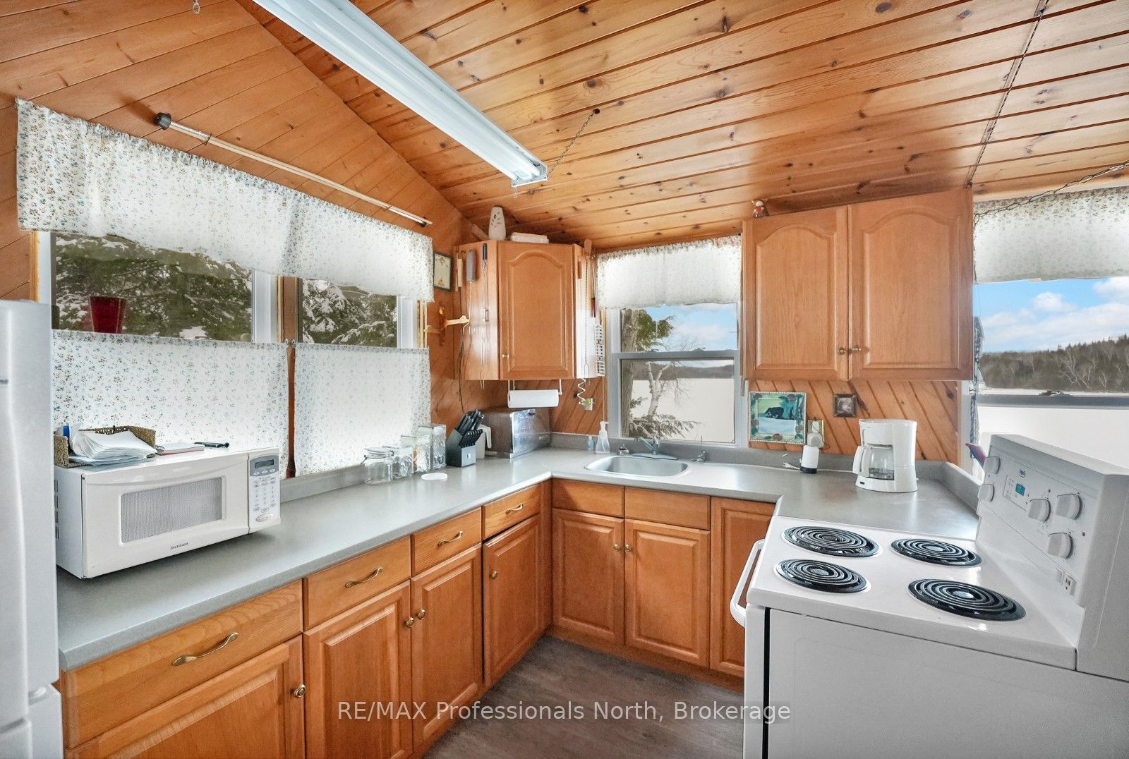 1027 Dow Trail Property Photo 7