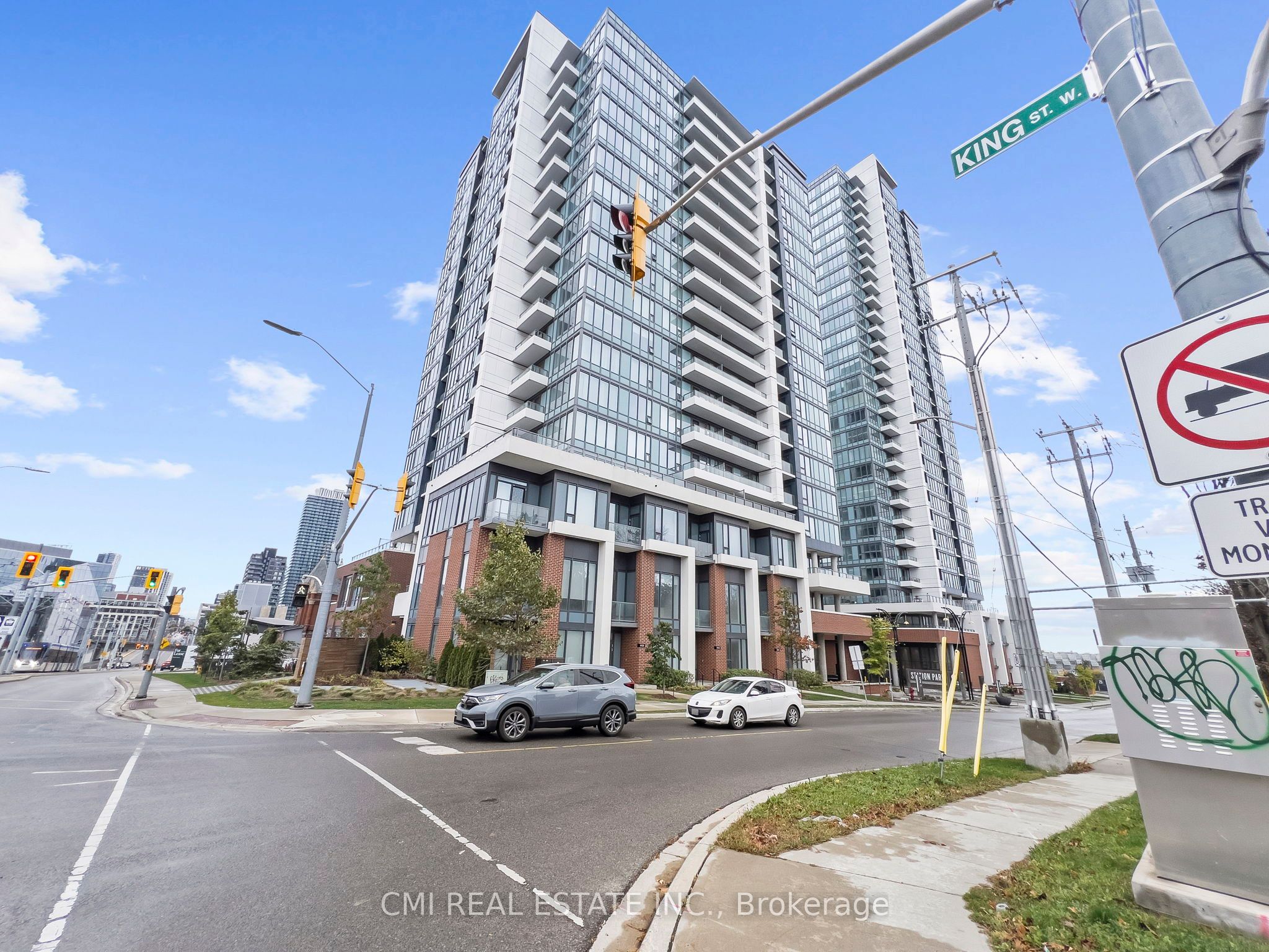 5 Wellington Street S 411 Property Photo 2