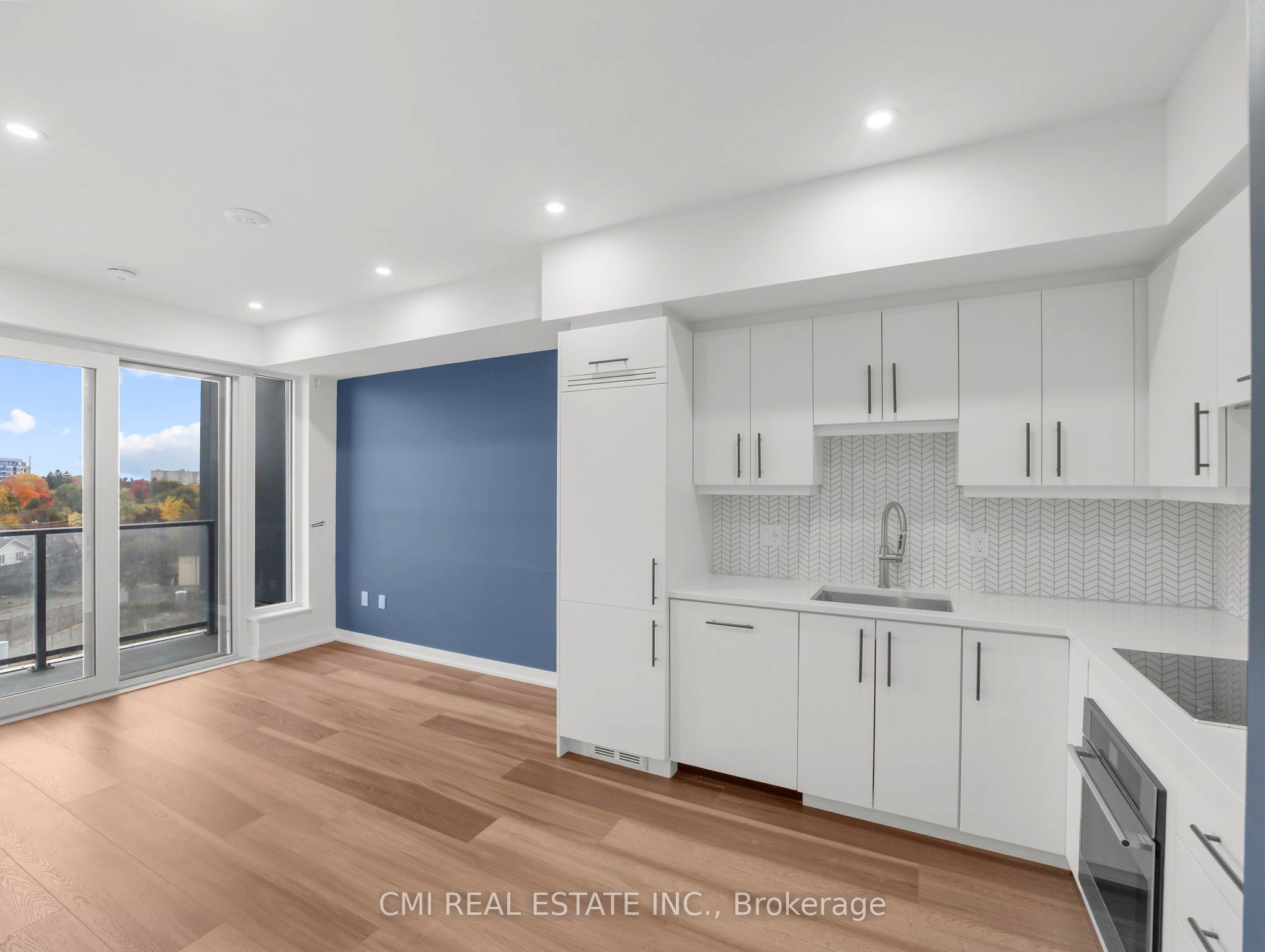 5 Wellington Street S 411 Property Photo 12
