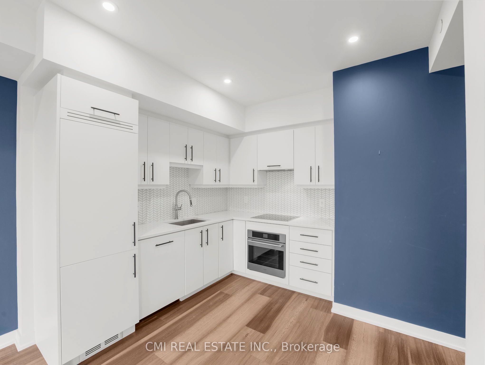 5 Wellington Street S 411 Property Photo 13