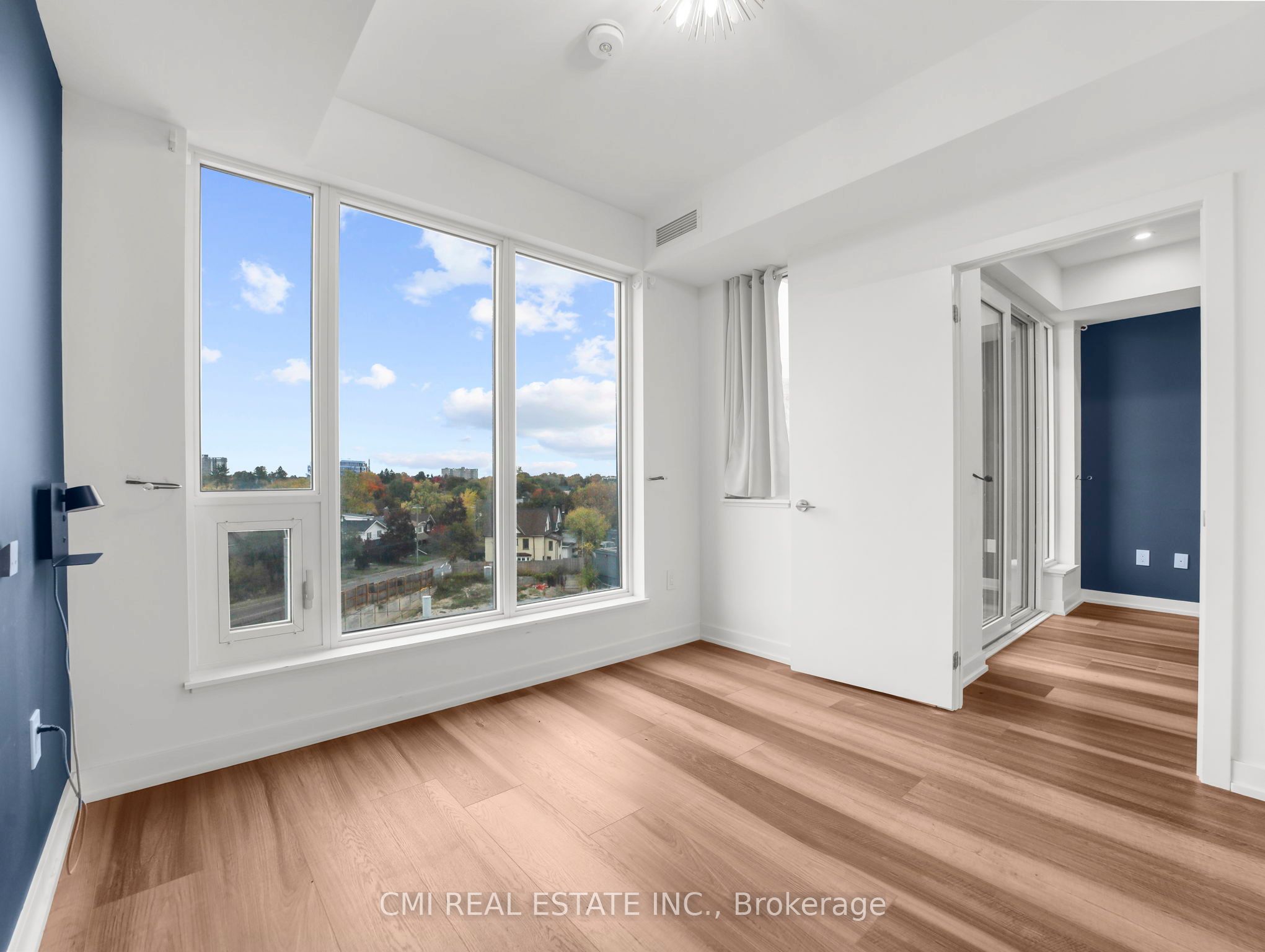5 Wellington Street S 411 Property Photo 14