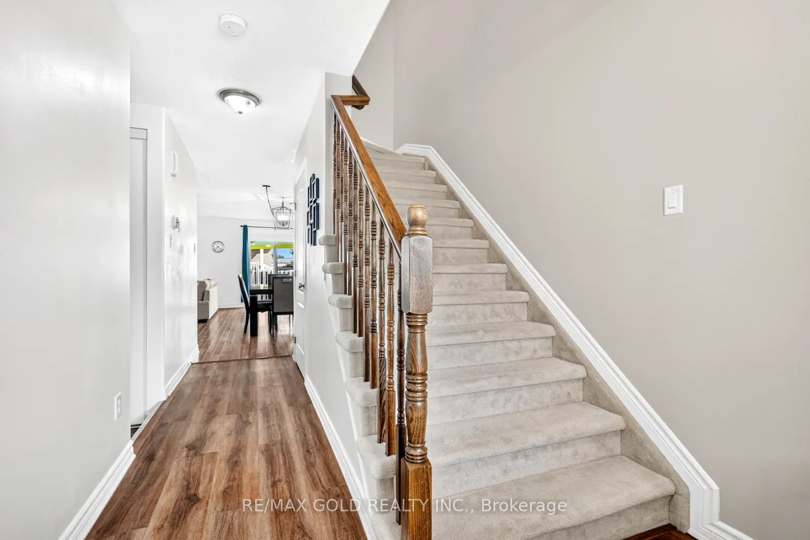 106 Thomas Street S Property Photo 6