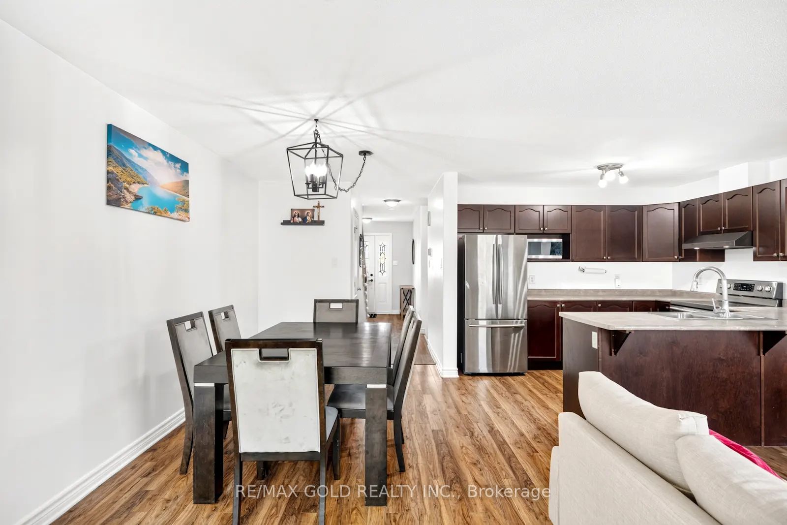 106 Thomas Street S Property Photo 14