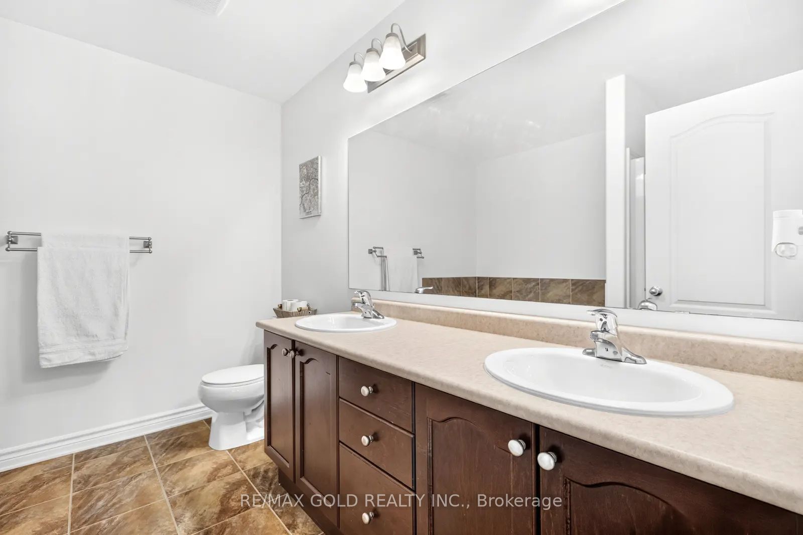106 Thomas Street S Property Photo 23