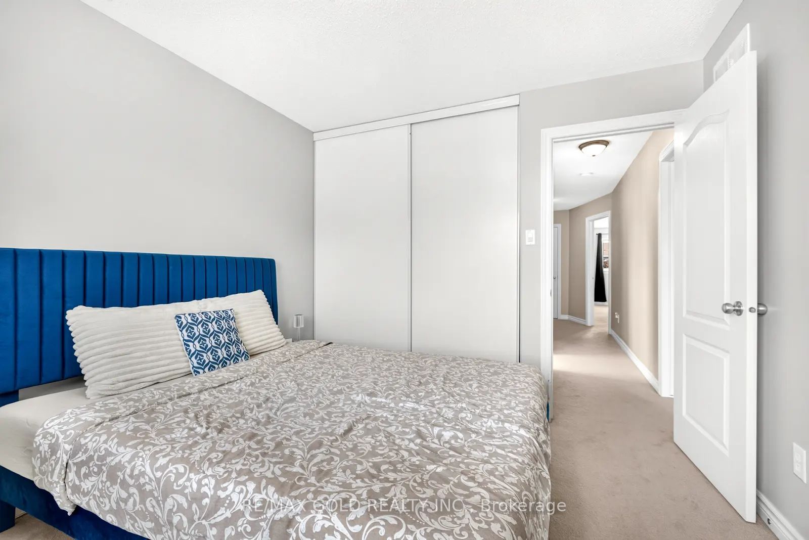 106 Thomas Street S Property Photo 29
