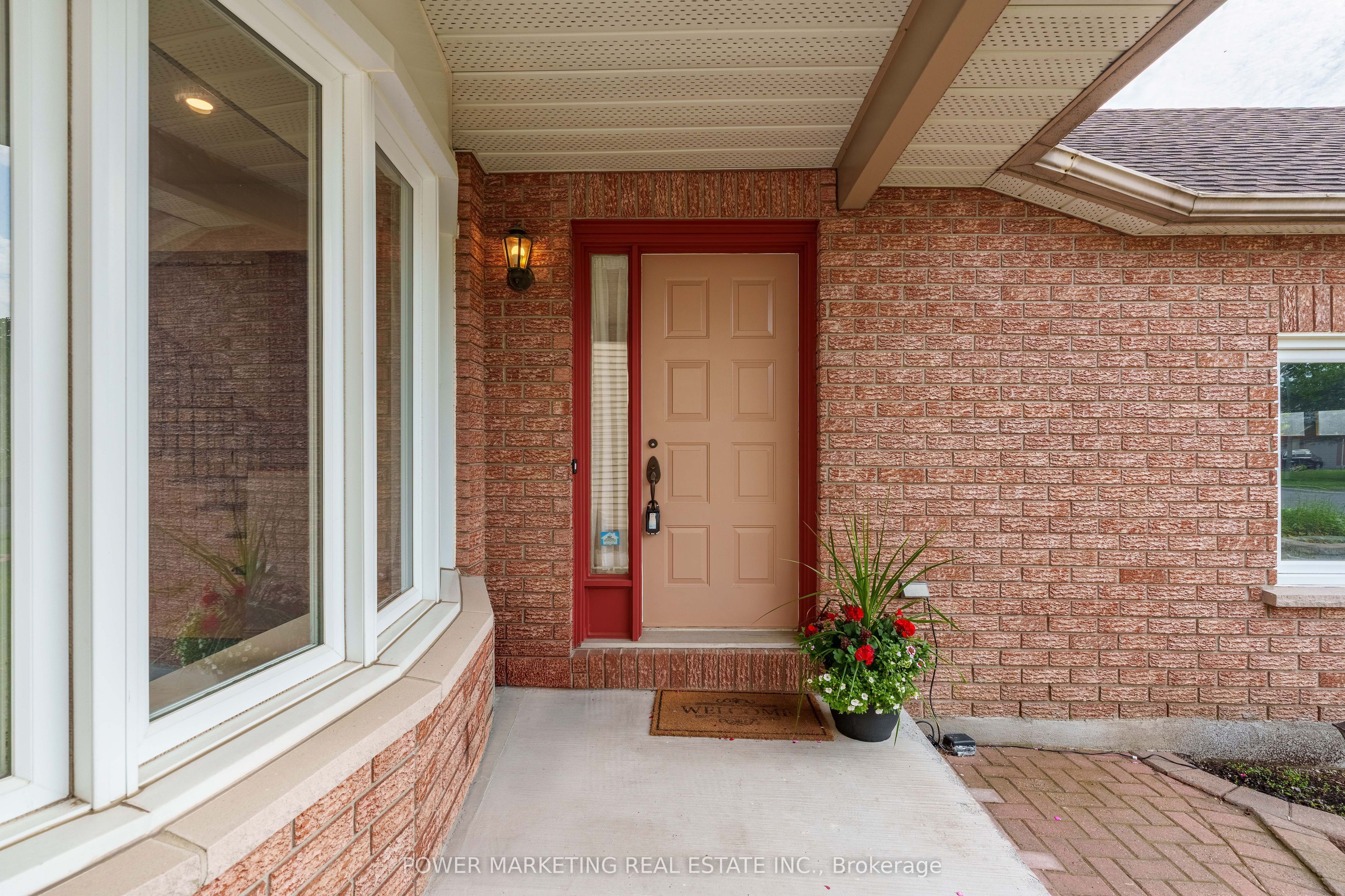 1552 Blohm Drive Property Photo 4