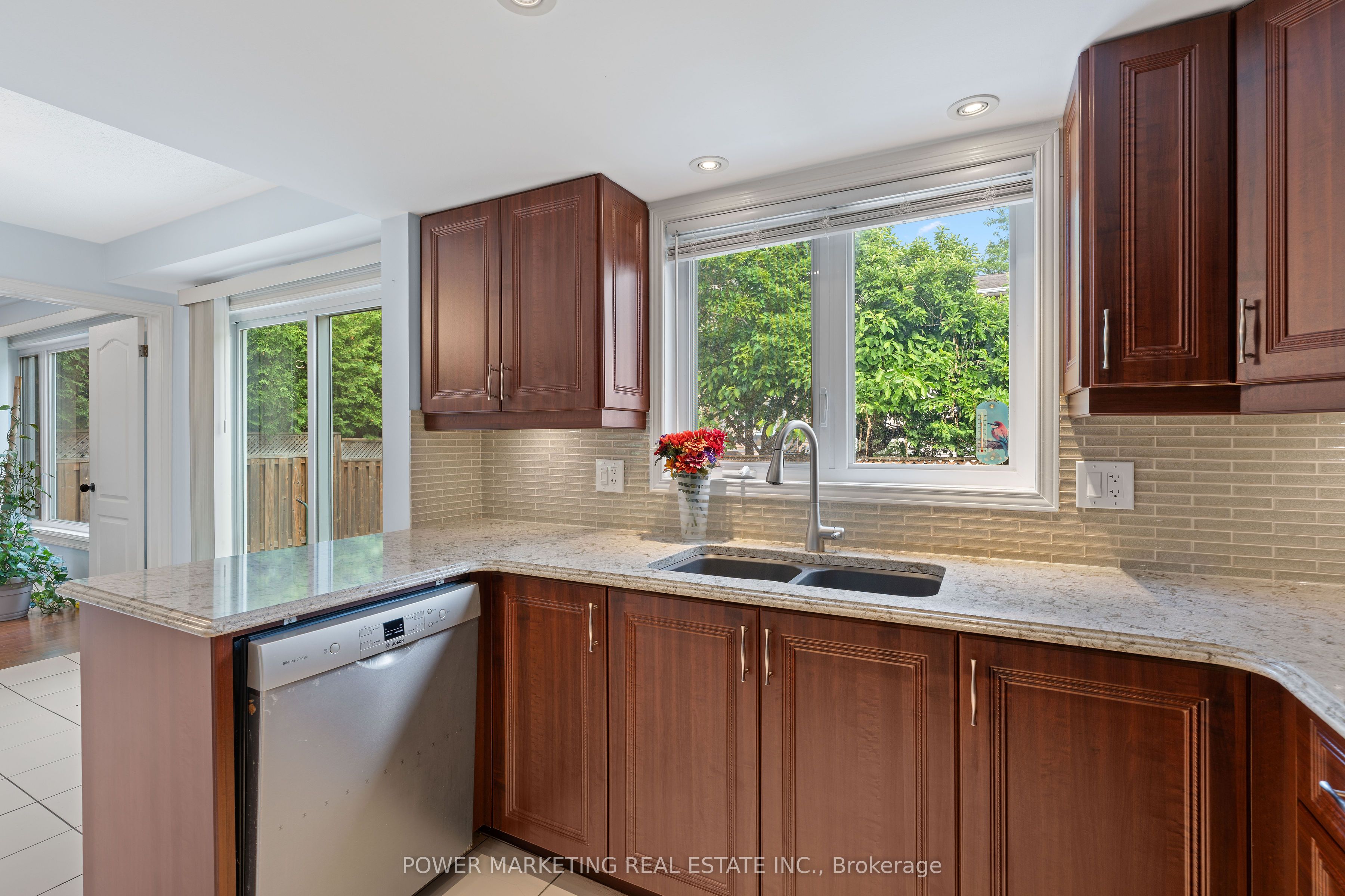 1552 Blohm Drive Property Photo 15