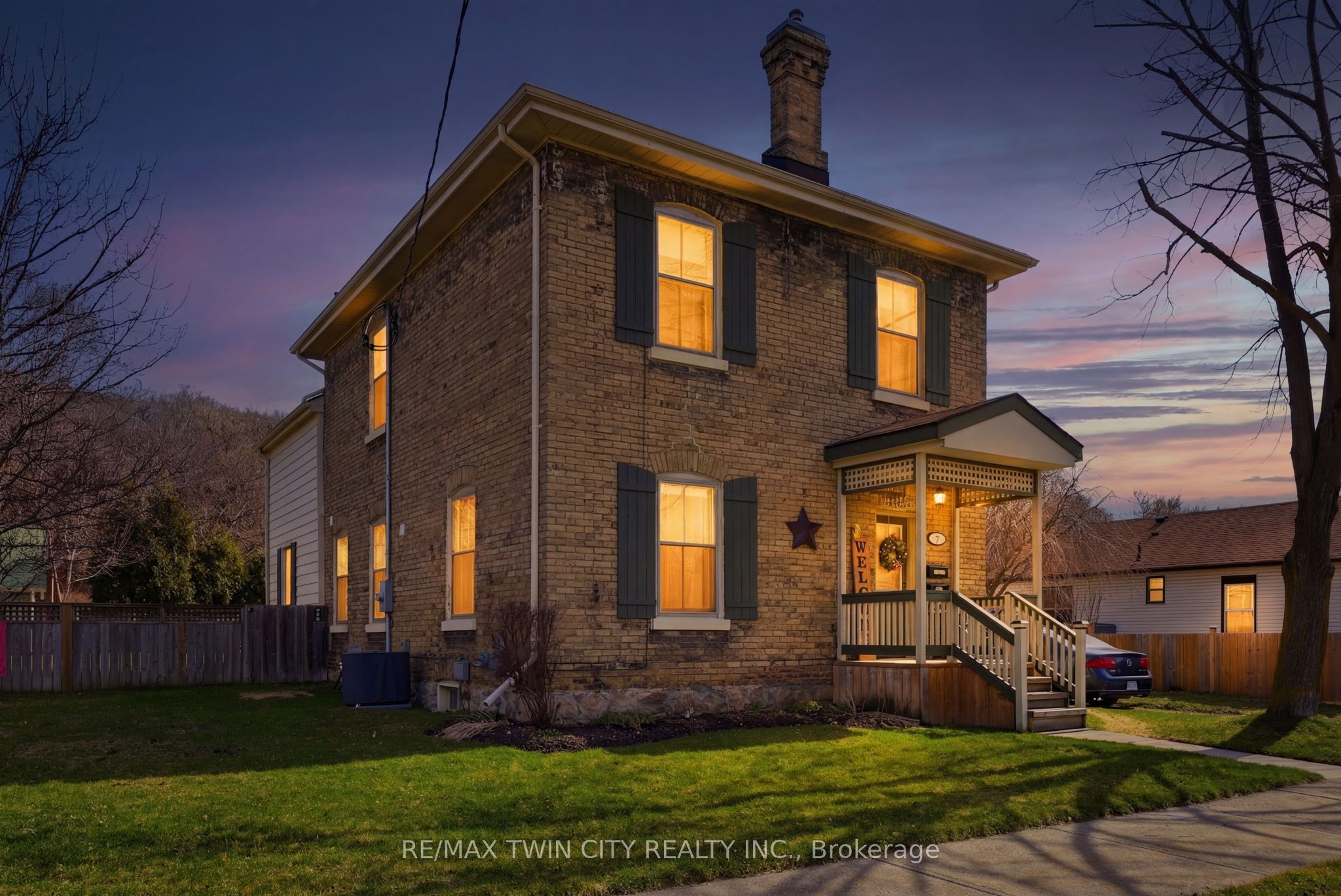 9 Willow Street Property Photo 1