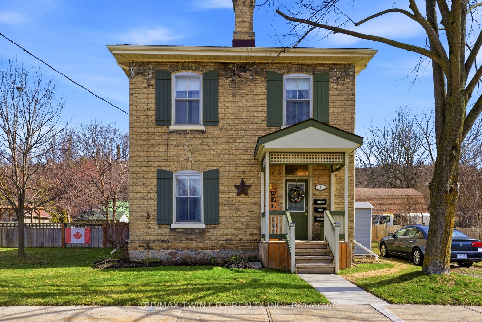 9 Willow Street Property Photo 2