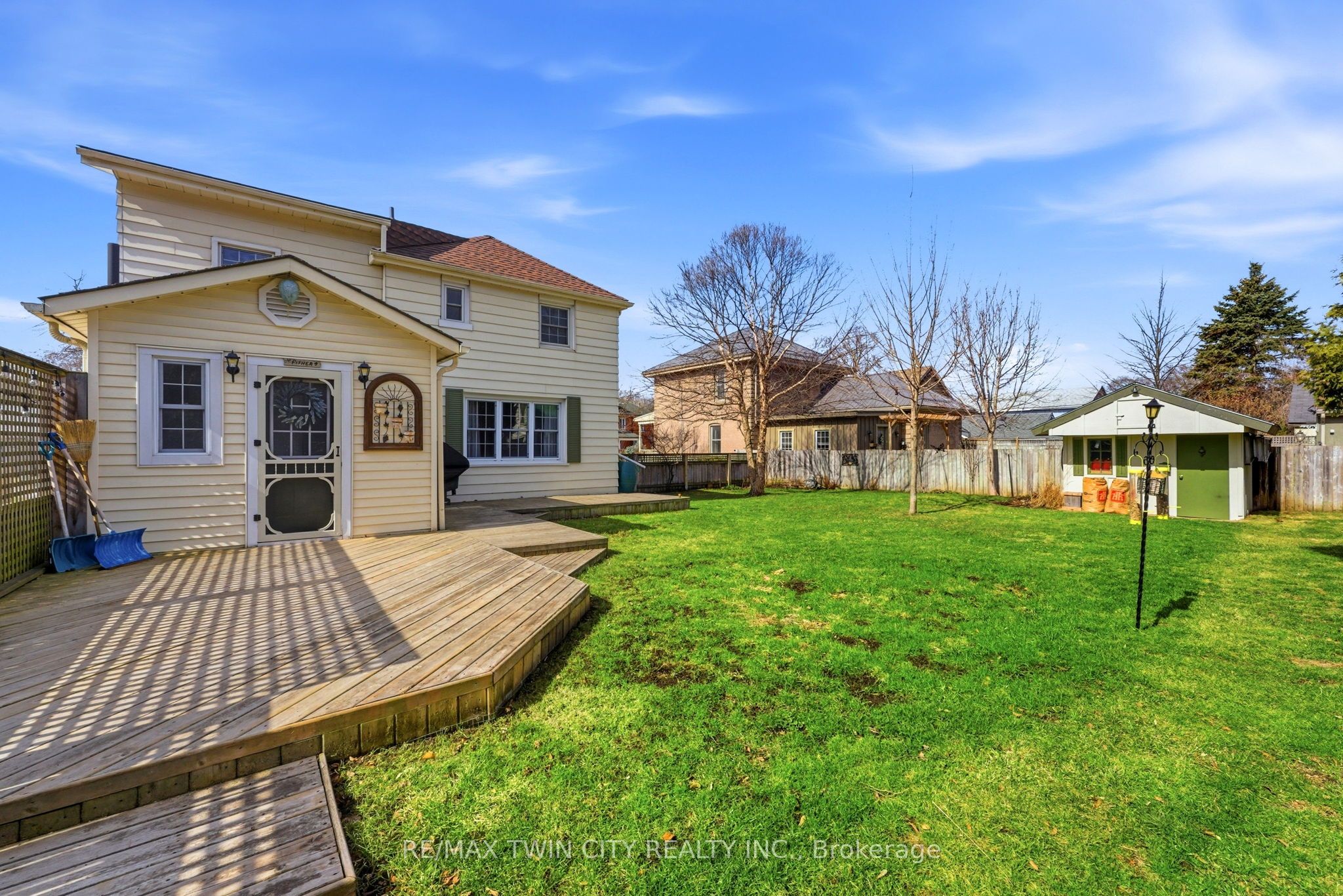 9 Willow Street Property Photo 3