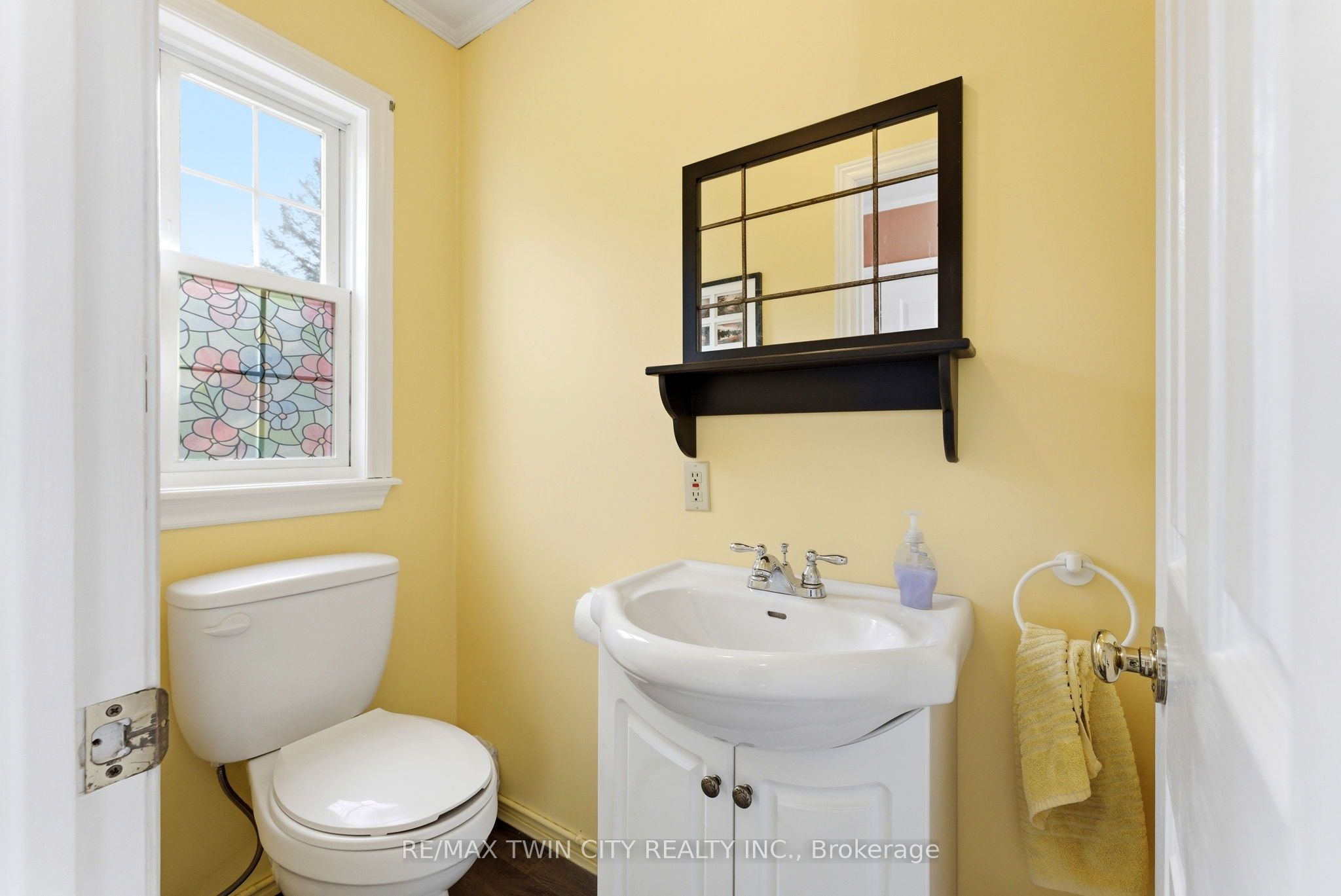 9 Willow Street Property Photo 6