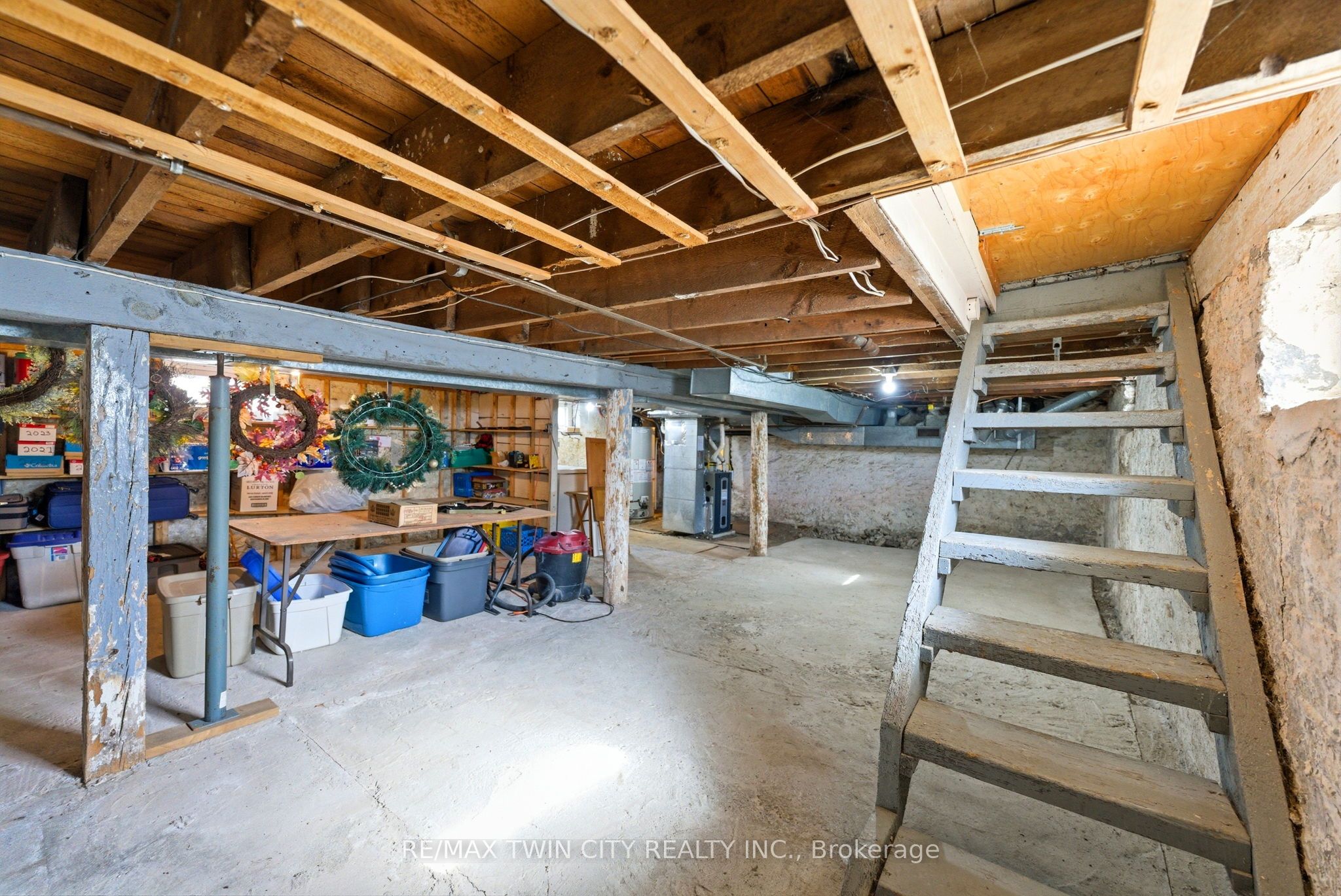 9 Willow Street Property Photo 35
