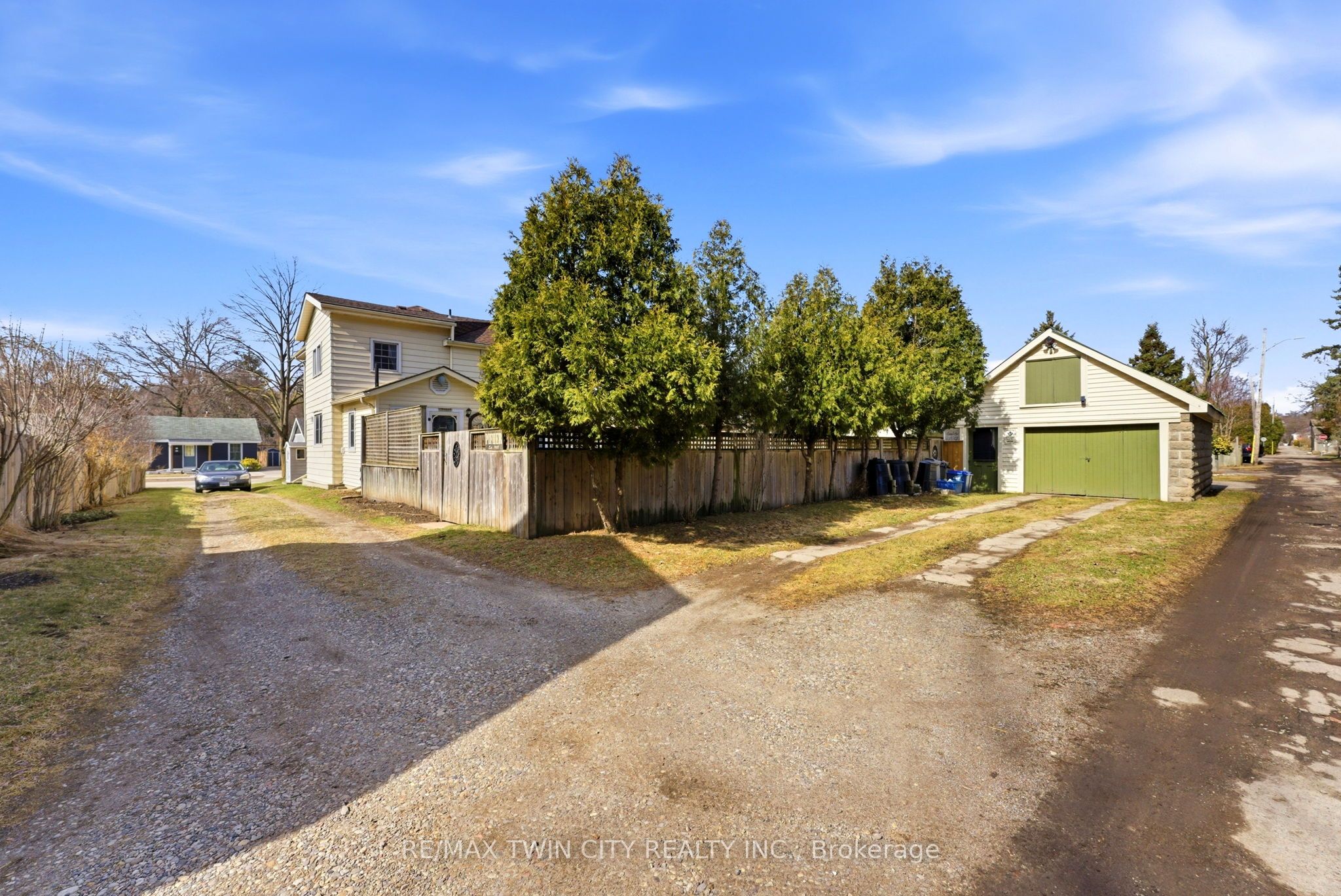 9 Willow Street Property Photo 38