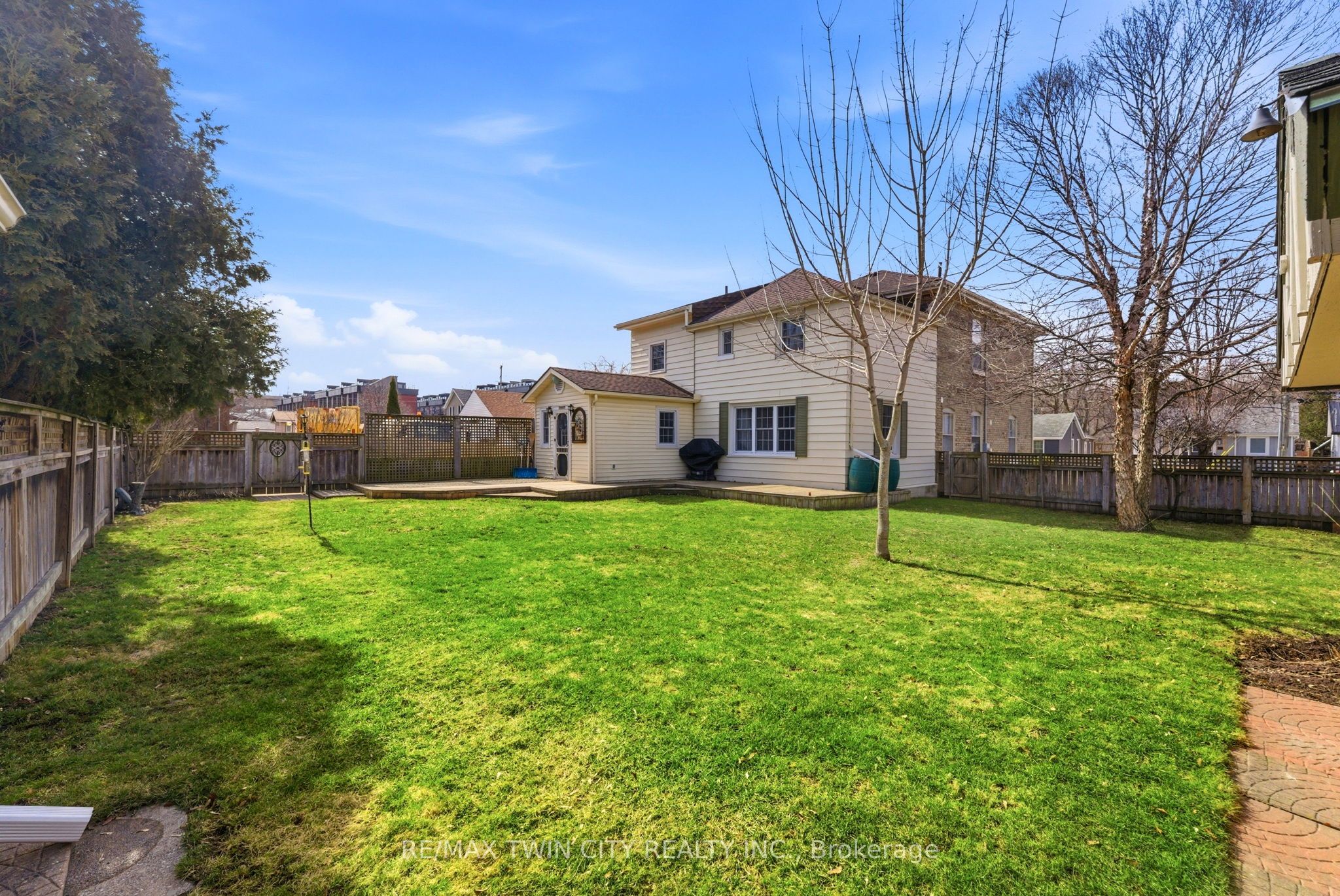 9 Willow Street Property Photo 40