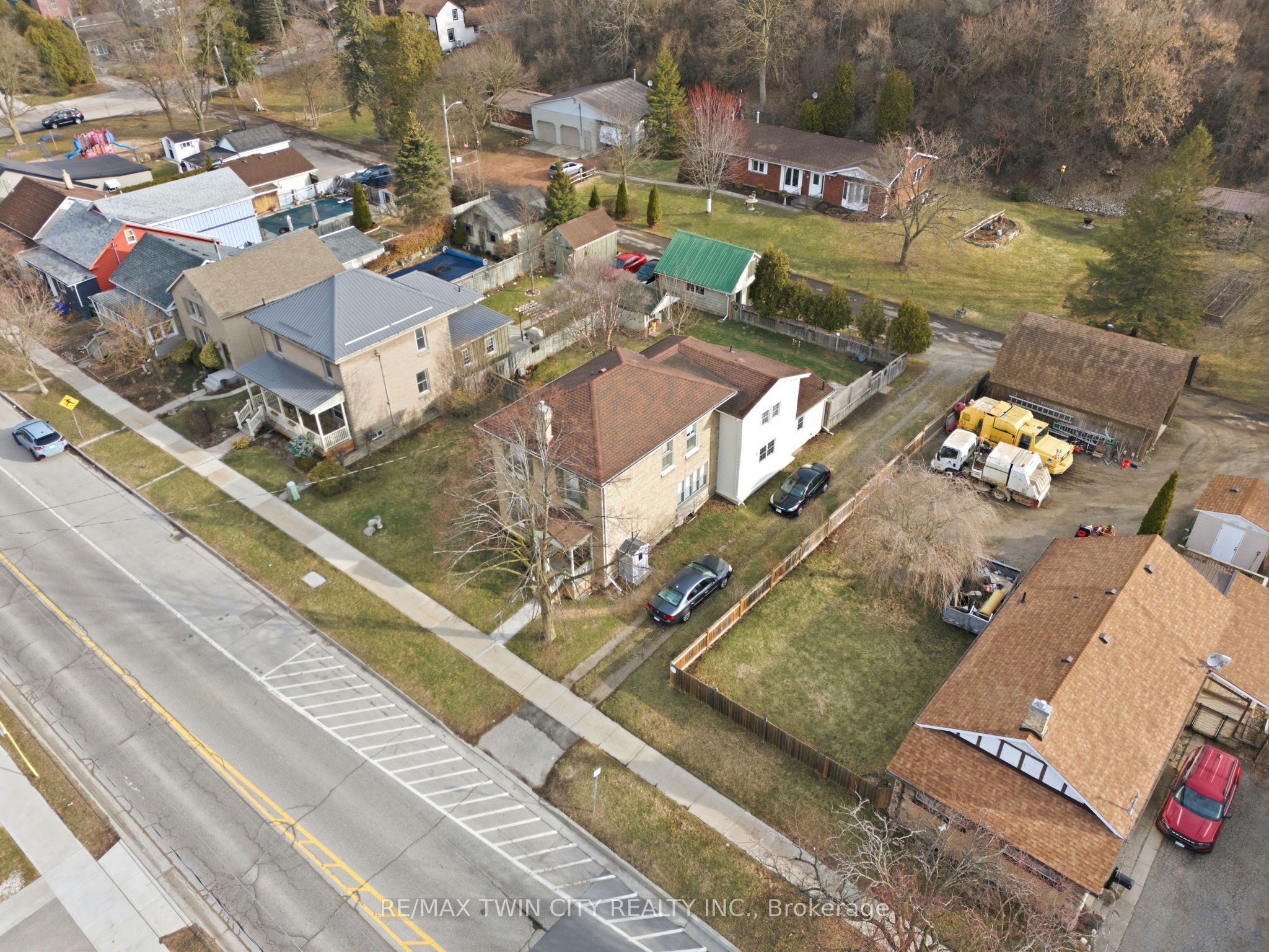 9 Willow Street Property Photo 41