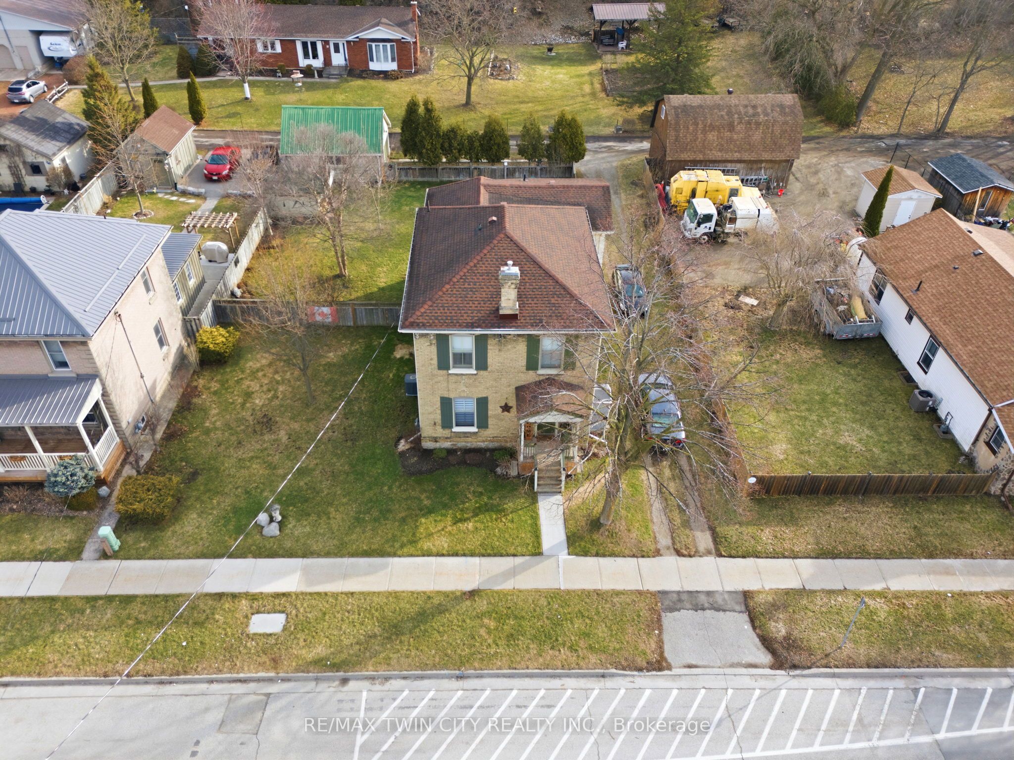 9 Willow Street Property Photo 42