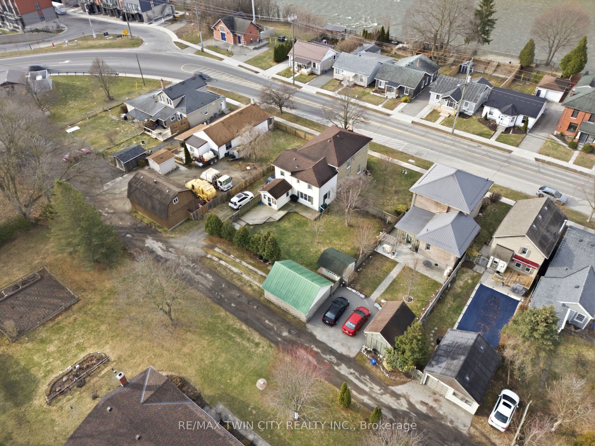 9 Willow Street Property Photo 46