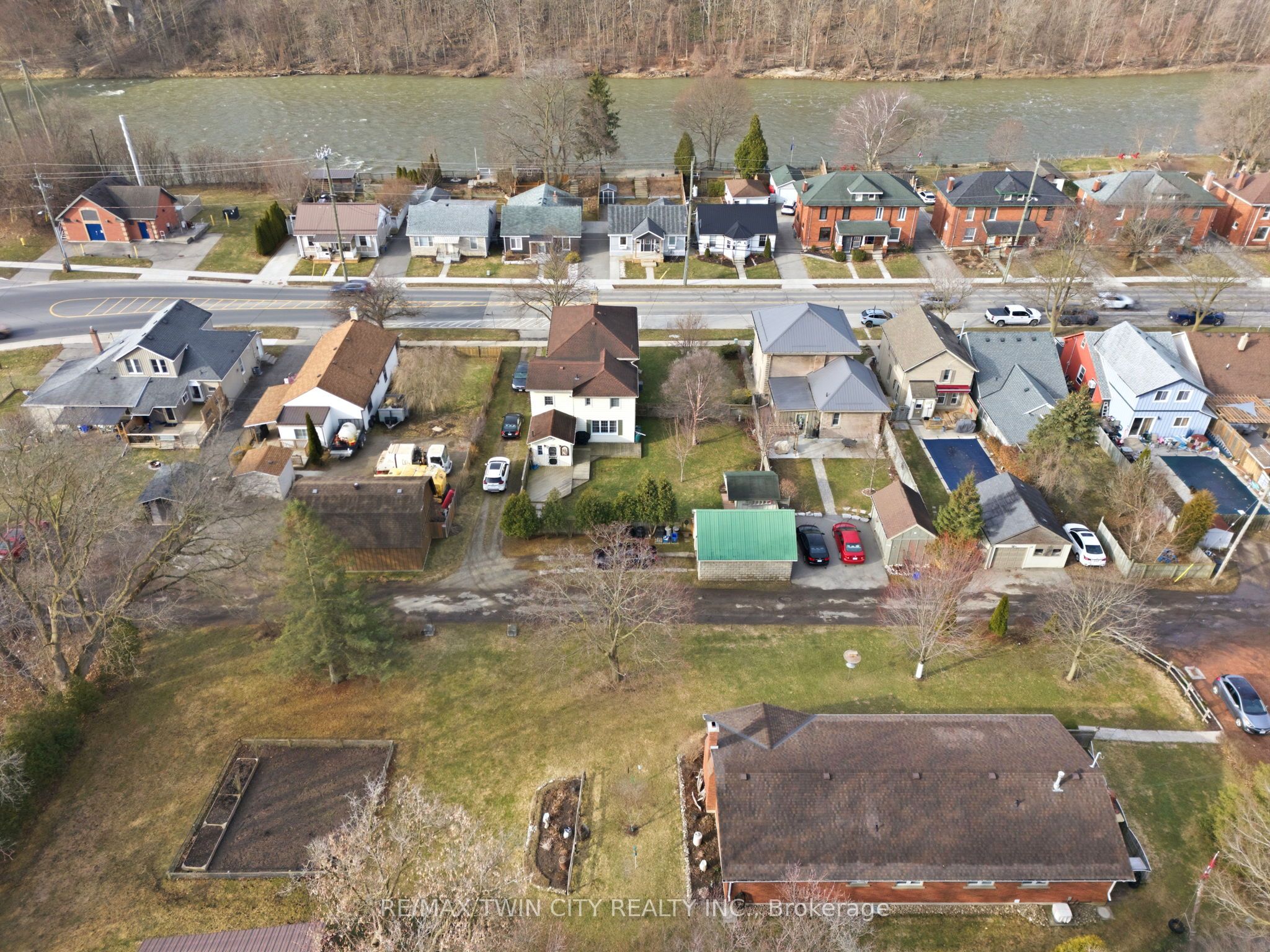 9 Willow Street Property Photo 47