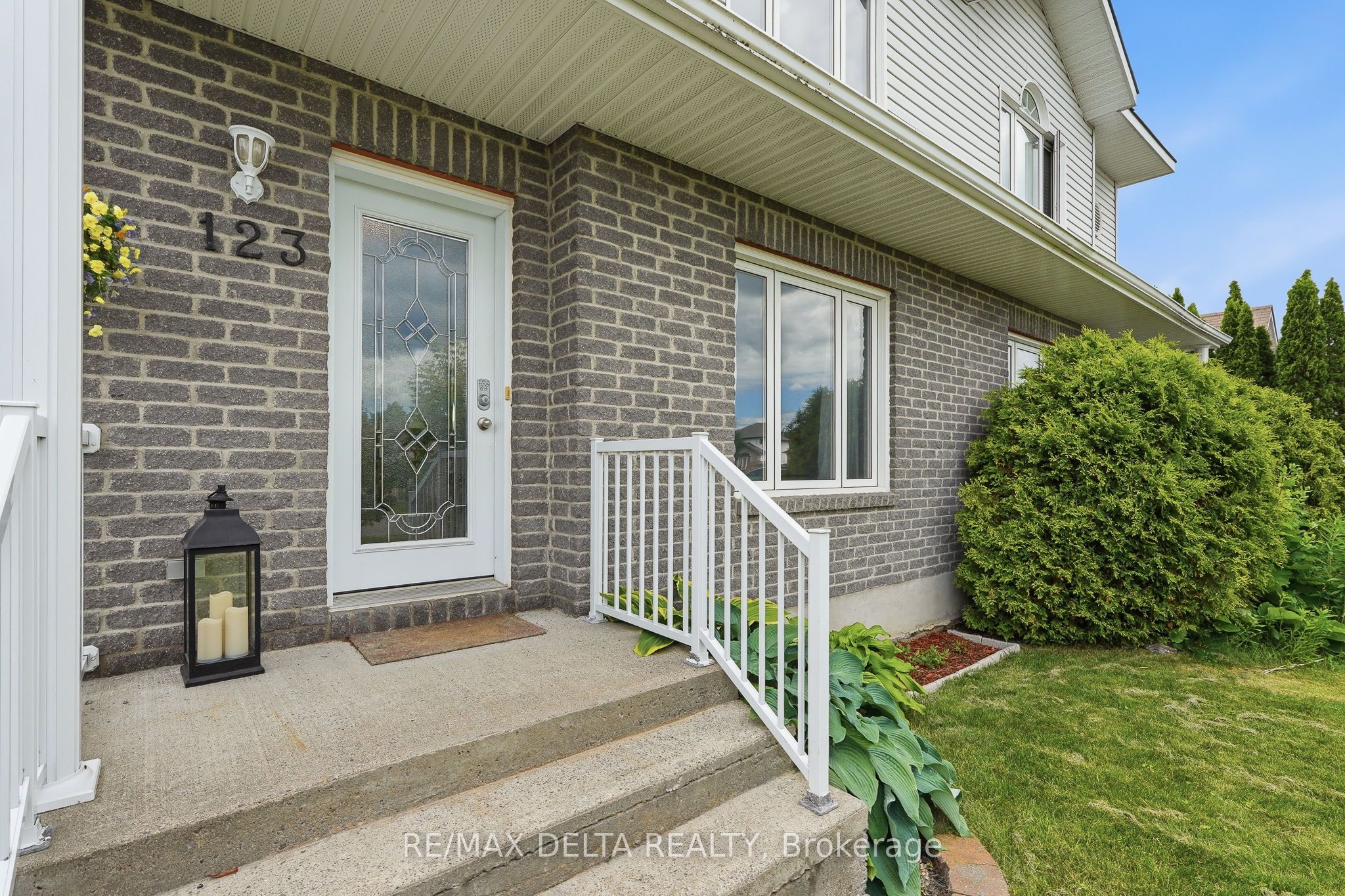 123 Panorama Avenue Property Photo 3