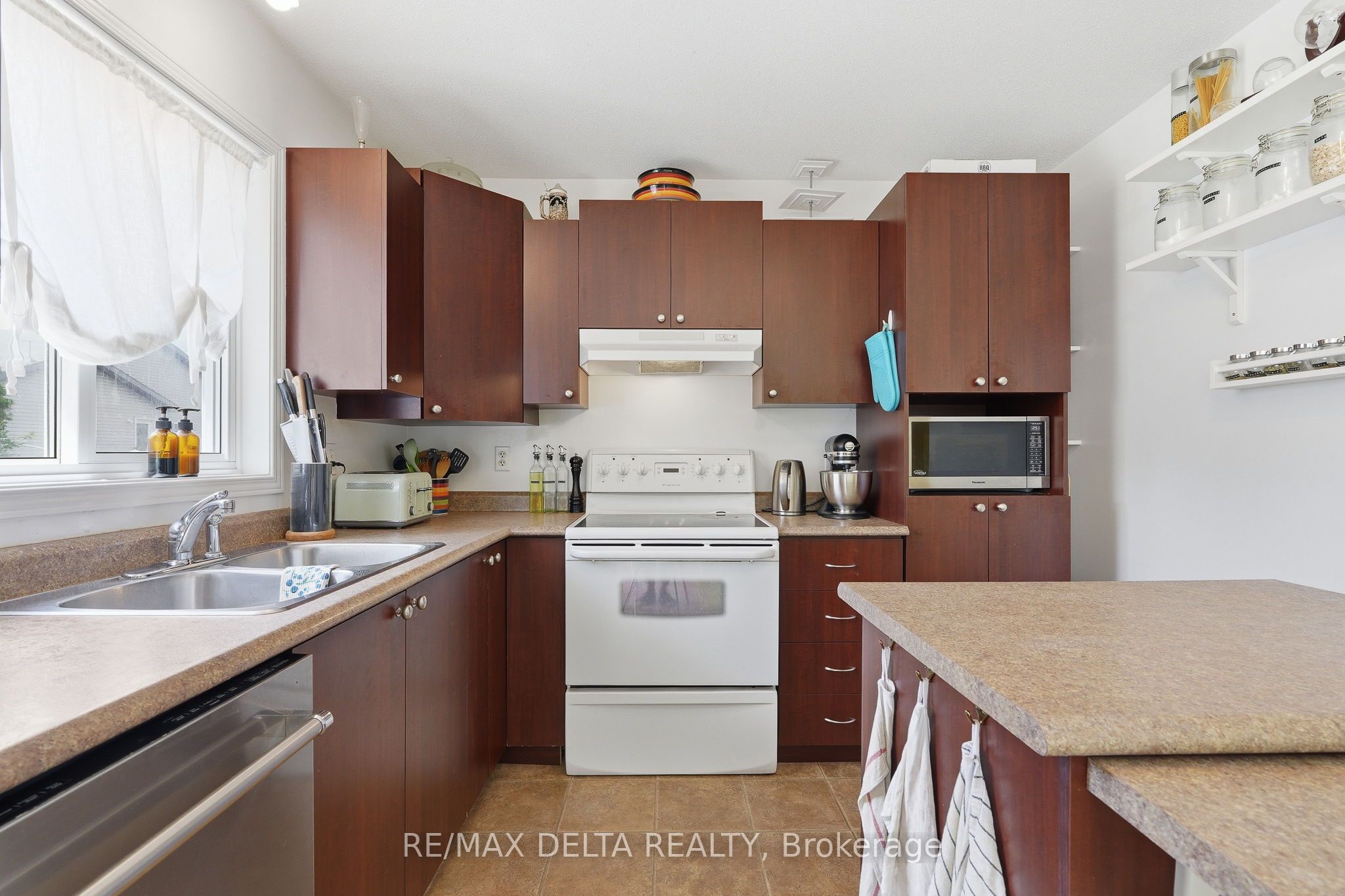 123 Panorama Avenue Property Photo 15