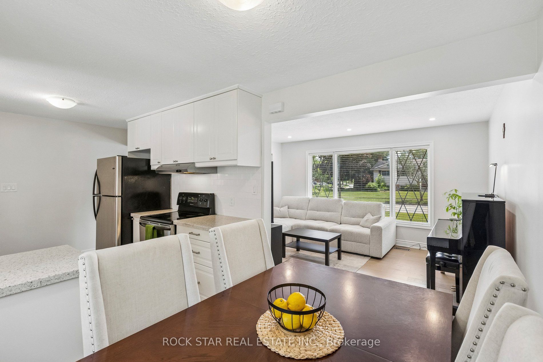 130 Hudson Crescent Property Photo 9