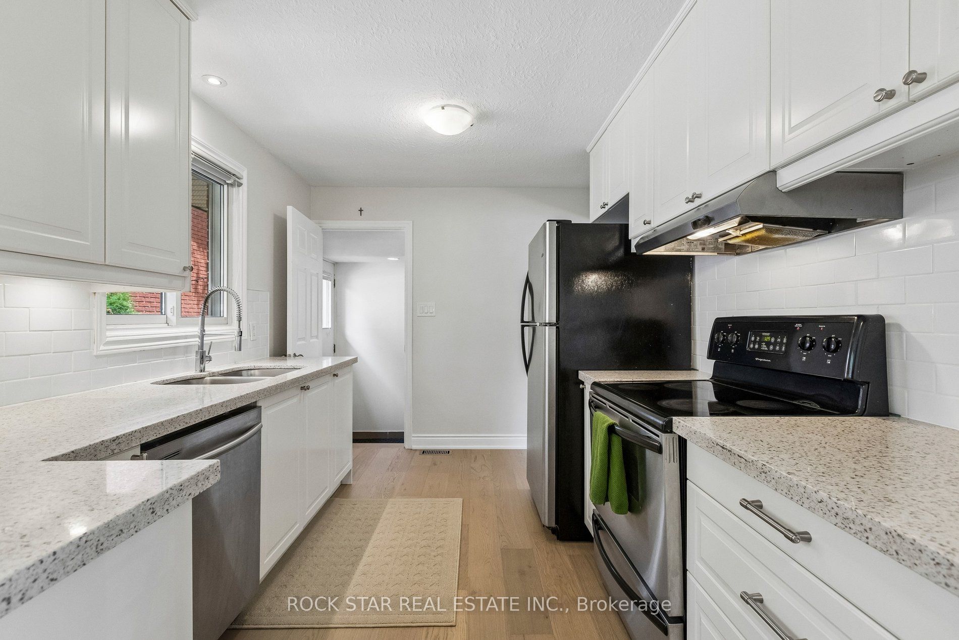 130 Hudson Crescent Property Photo 10