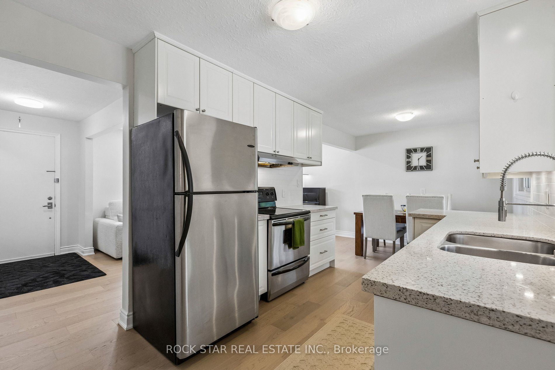 130 Hudson Crescent Property Photo 12