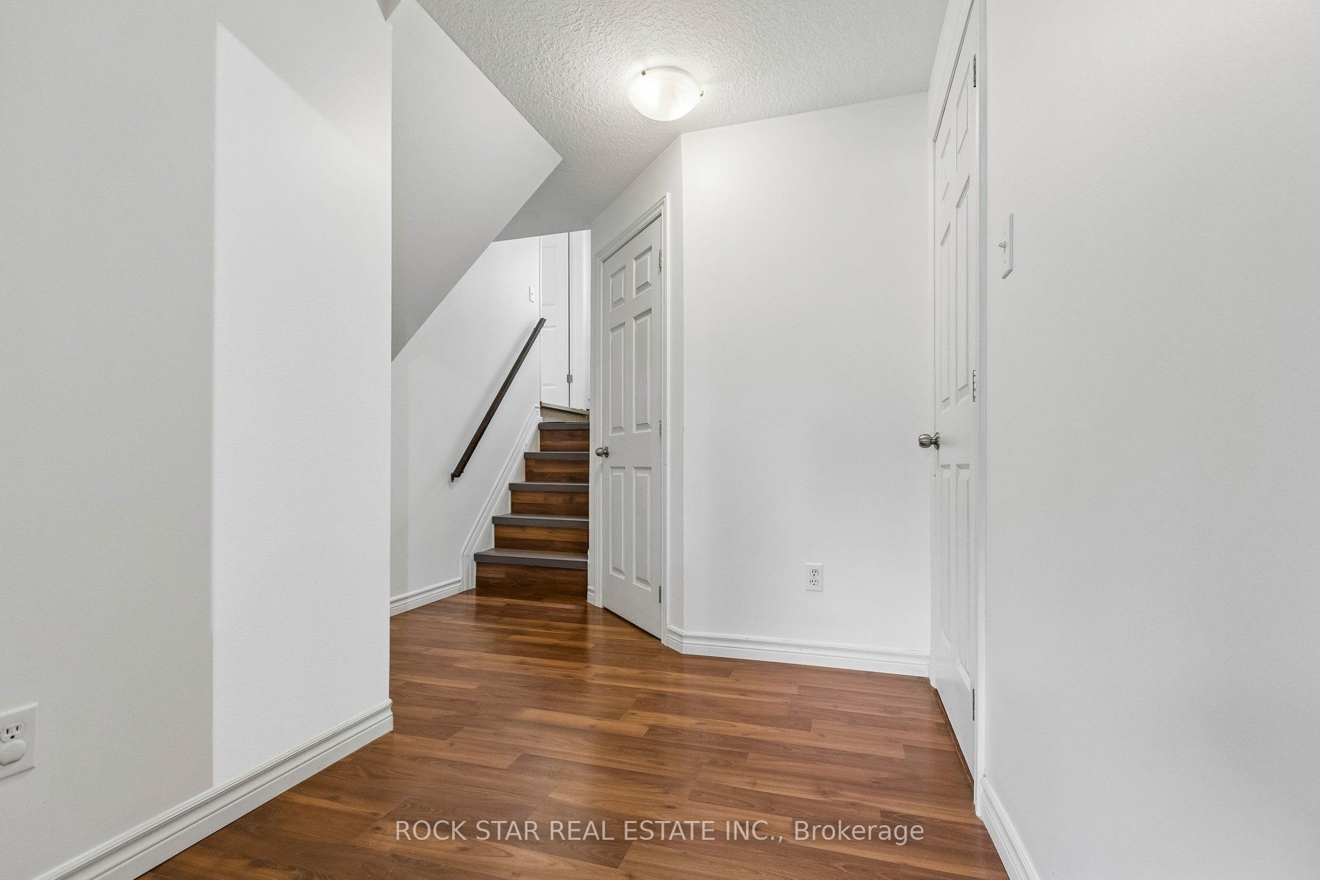 130 Hudson Crescent Property Photo 24