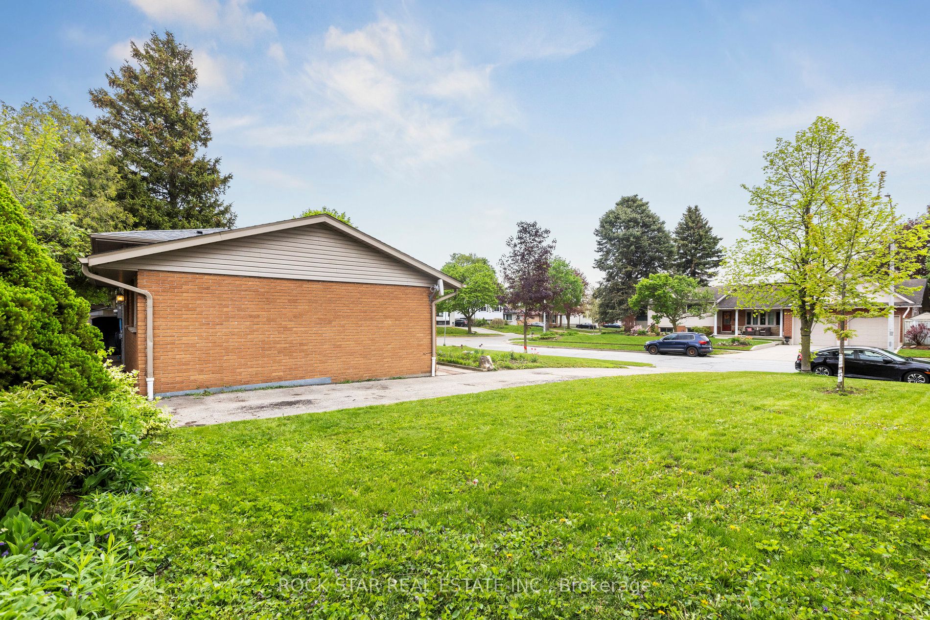 130 Hudson Crescent Property Photo 34