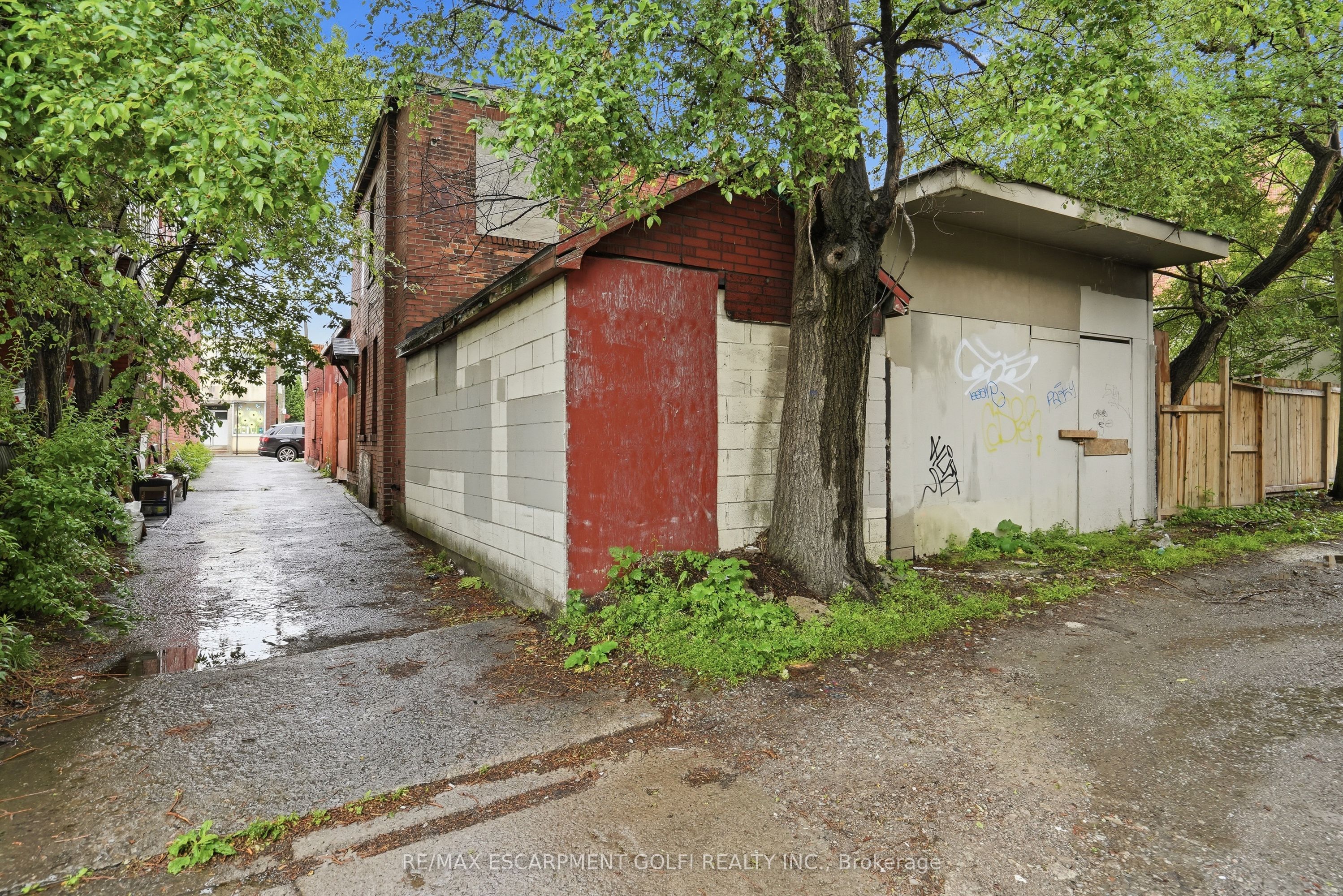 721 1/2 Barton Street E Property Photo 9