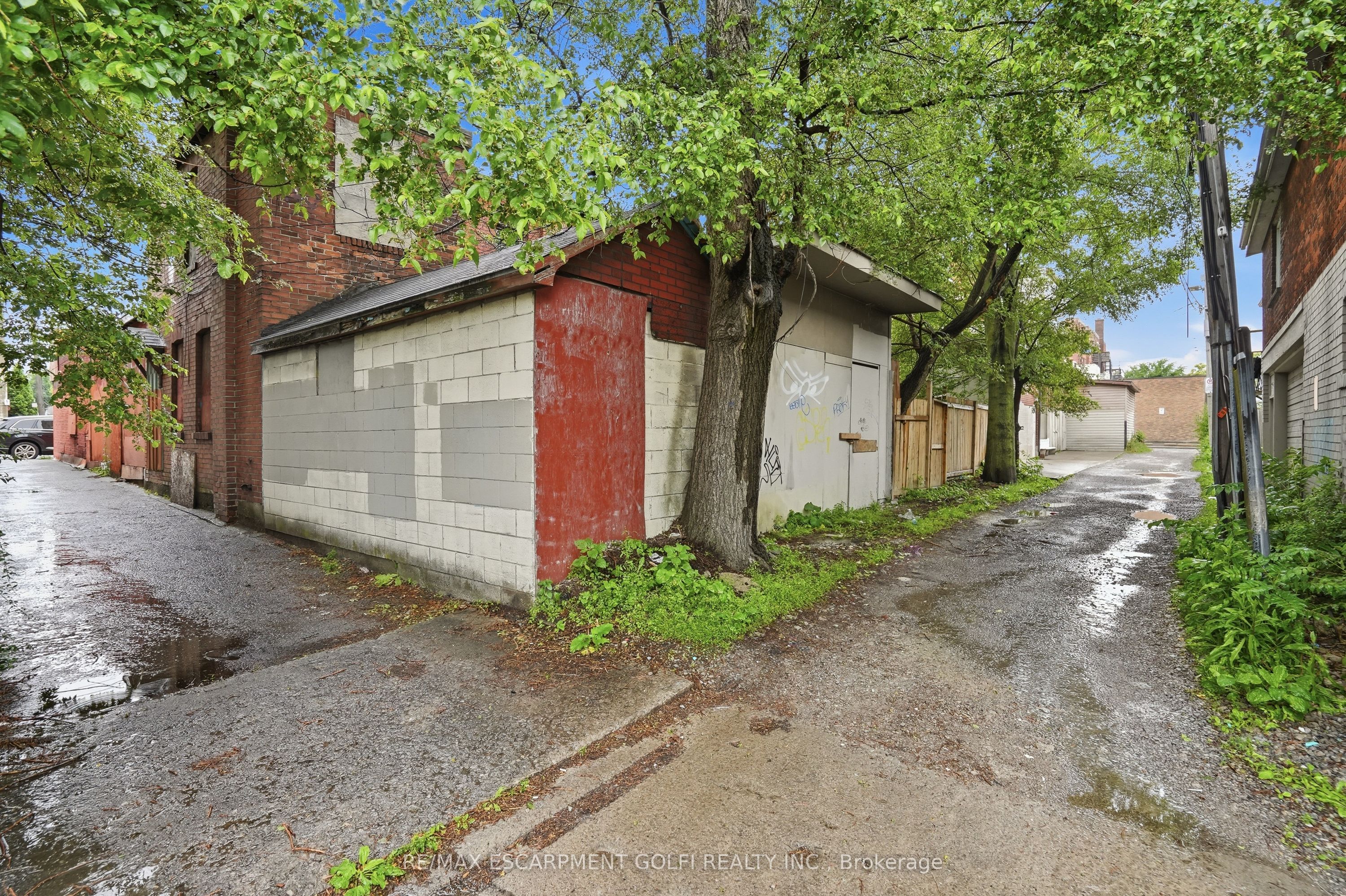 721 1/2 Barton Street E Property Photo 10