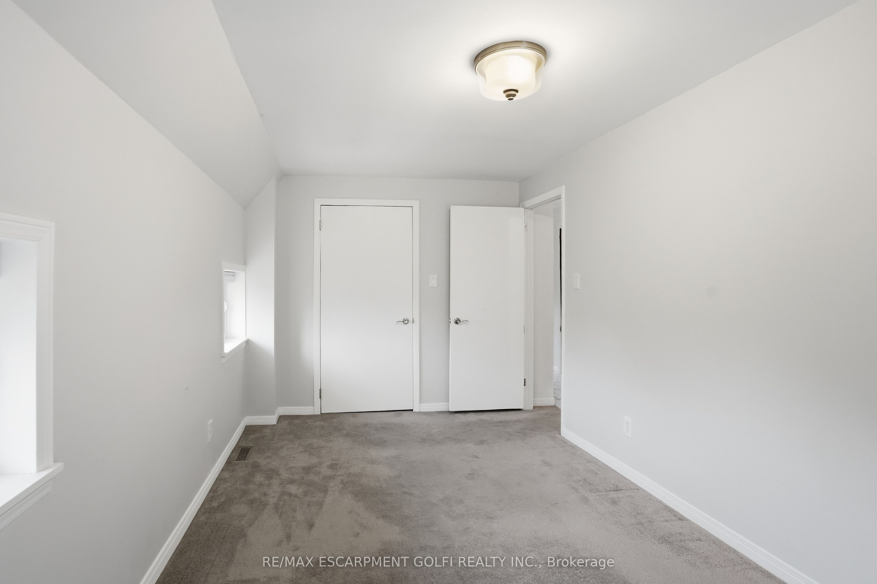 292 Main Street W C Property Photo 23
