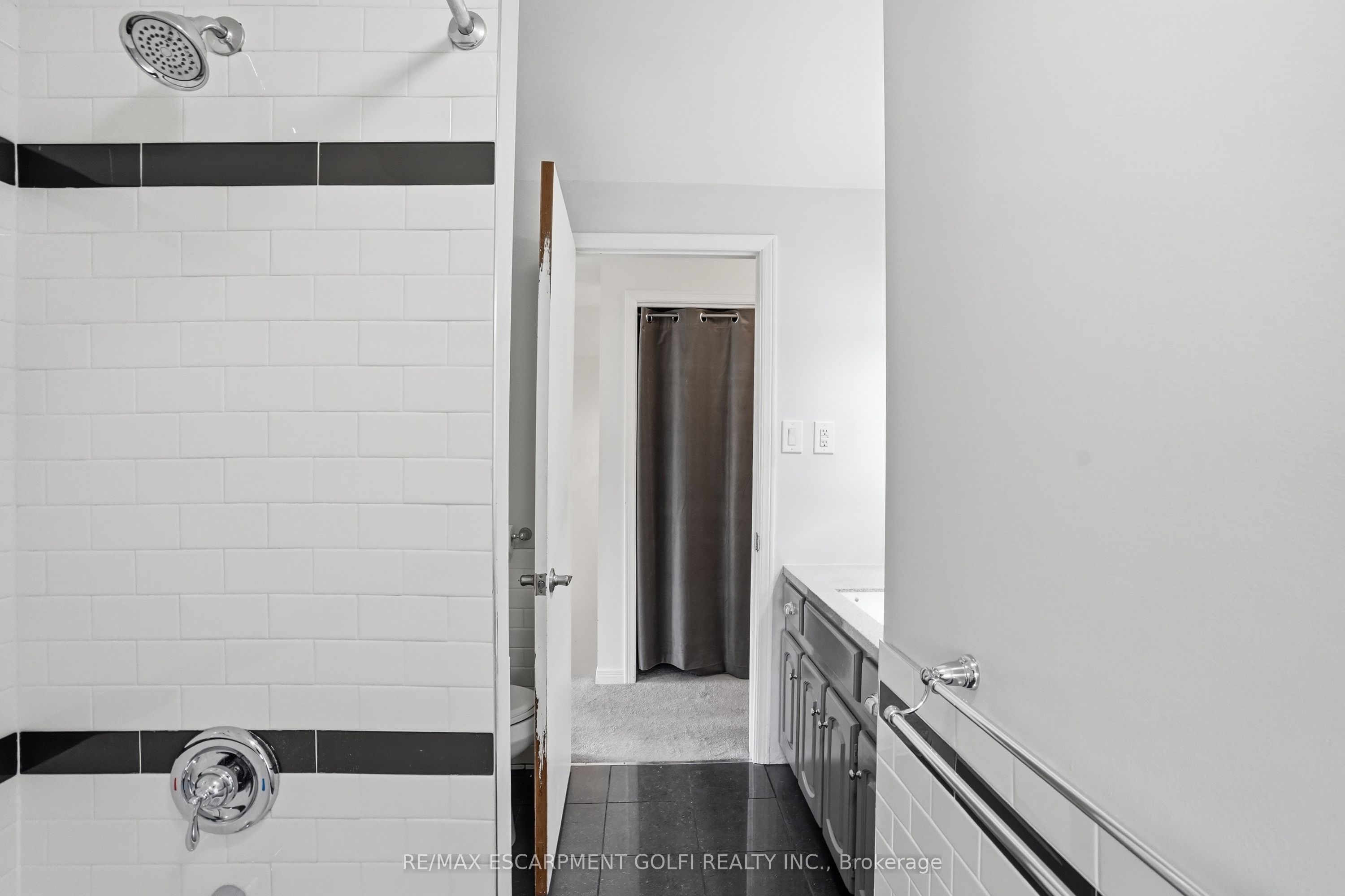 292 Main Street W C Property Photo 30