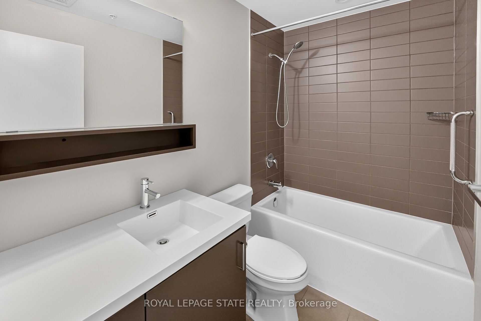 40 Esplanade Lane 206 Property Photo 21