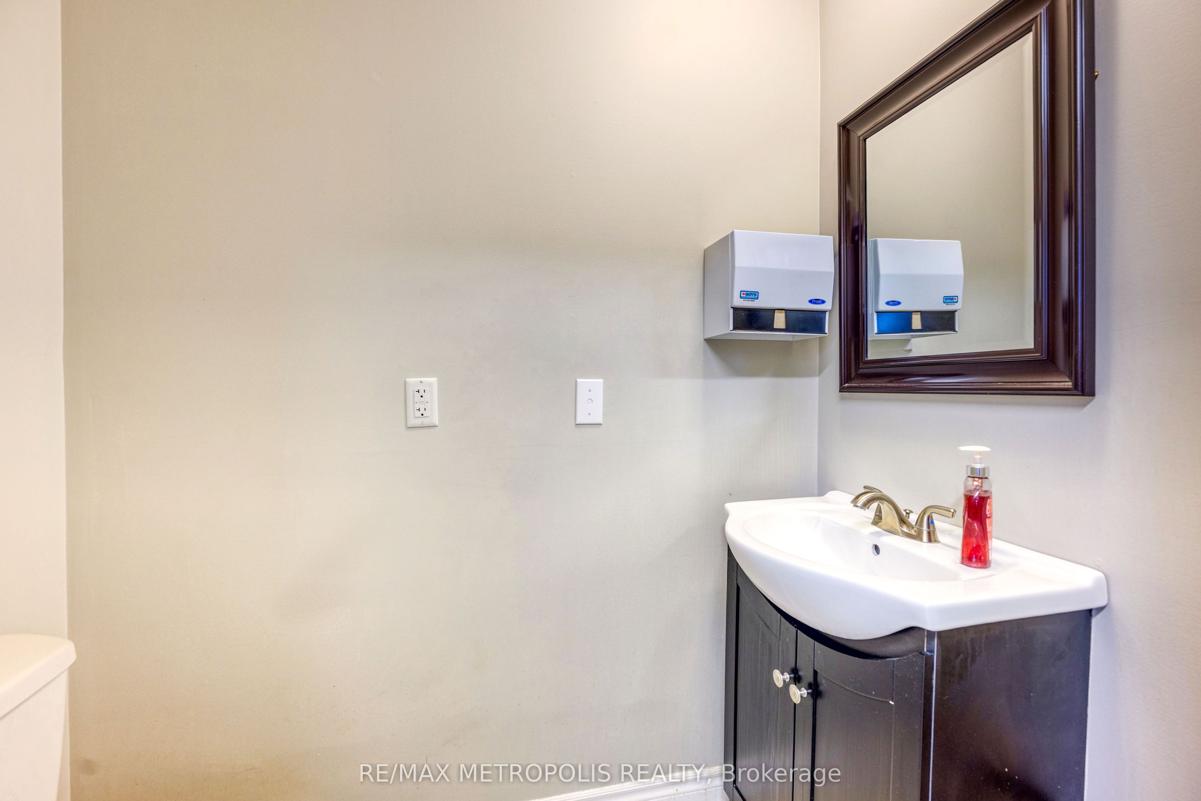 2695 Hamilton Road C - Lower Property Photo 31