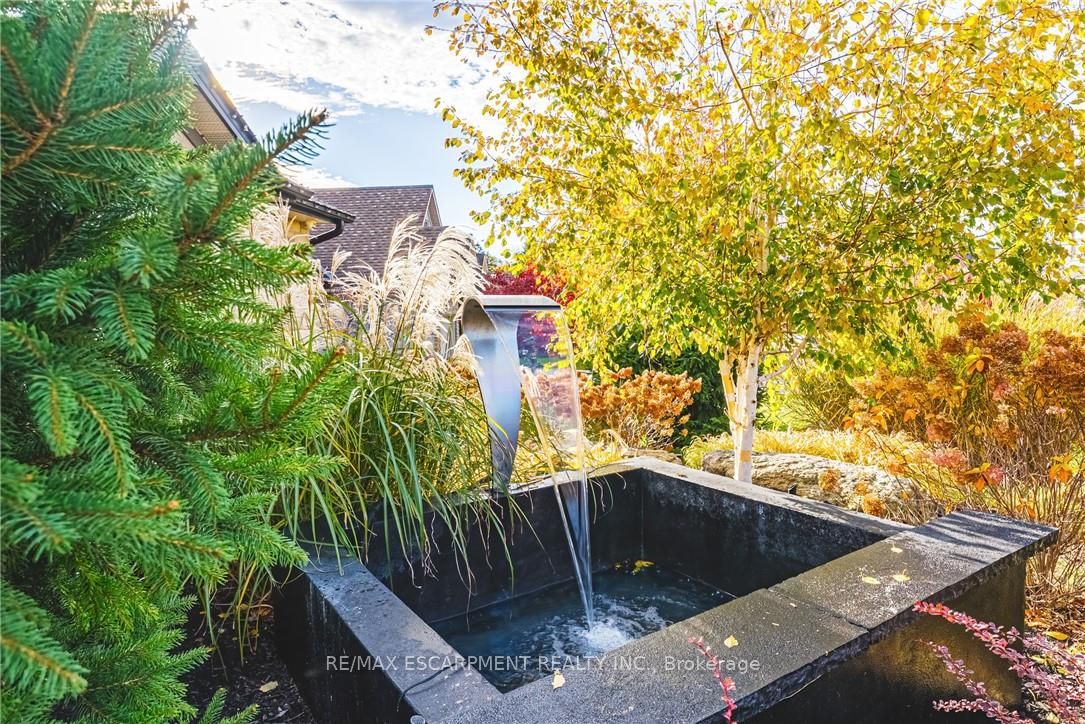 712 Highvalley Road Property Photo 4