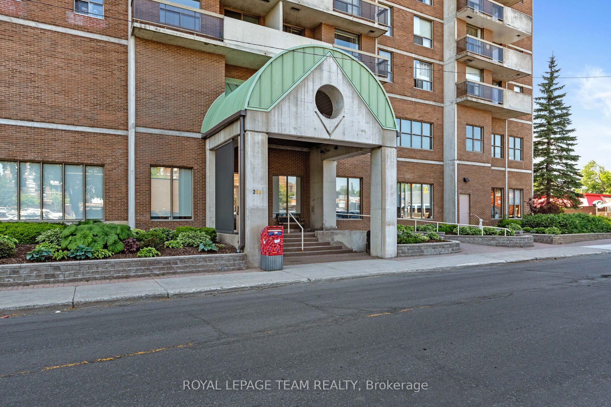 200 Lafontaine Avenue 1003 Property Photo 3