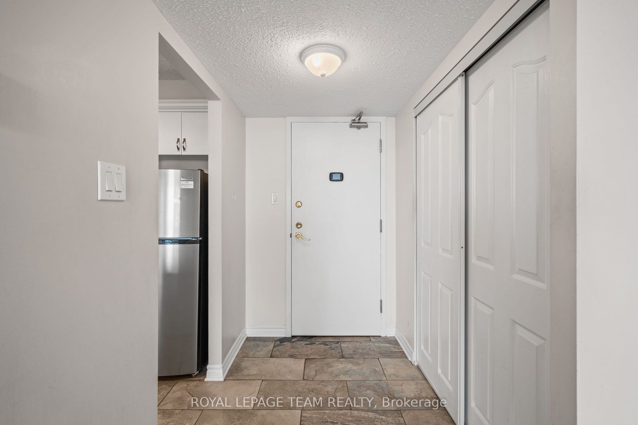 200 Lafontaine Avenue 1003 Property Photo 7