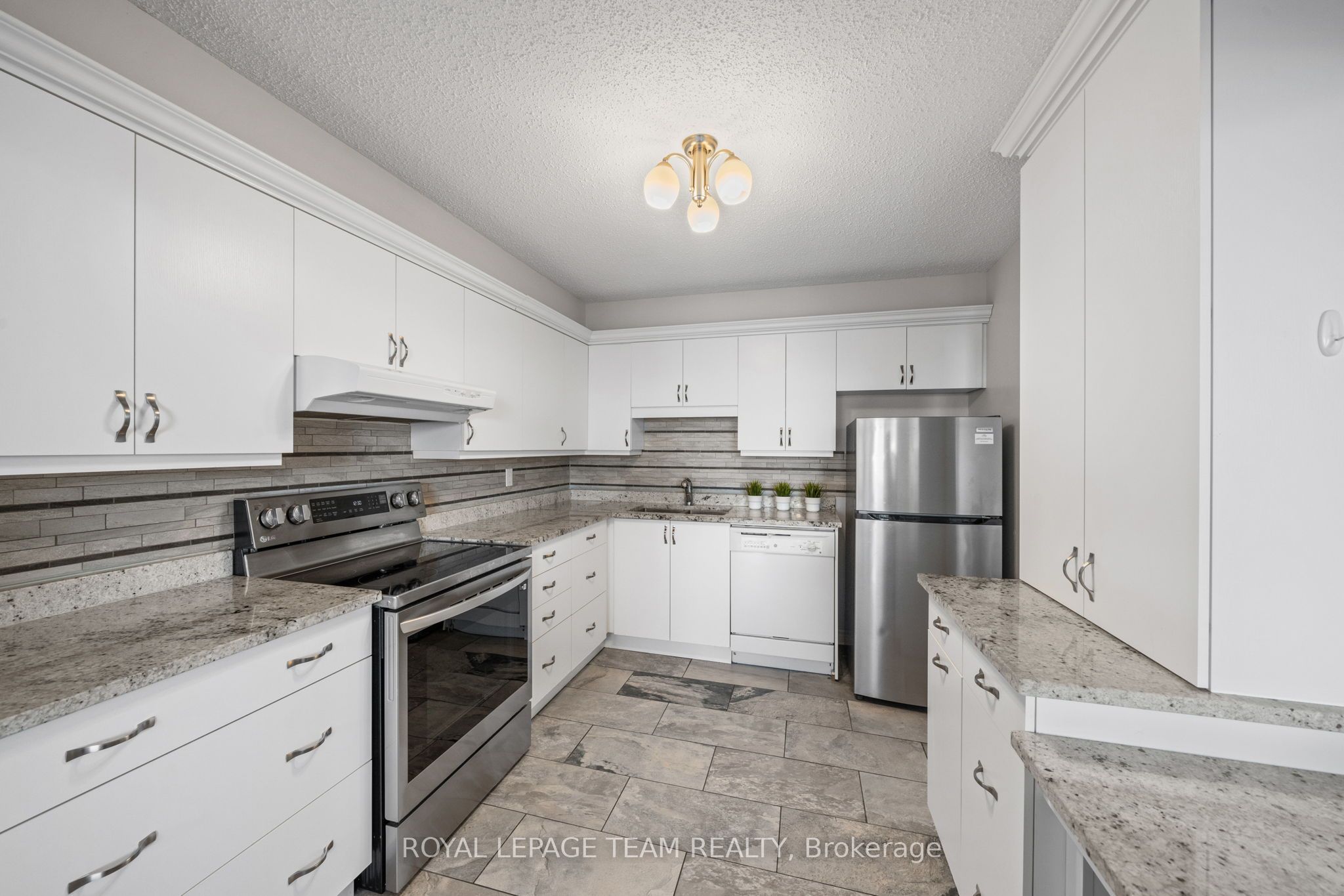 200 Lafontaine Avenue 1003 Property Photo 11